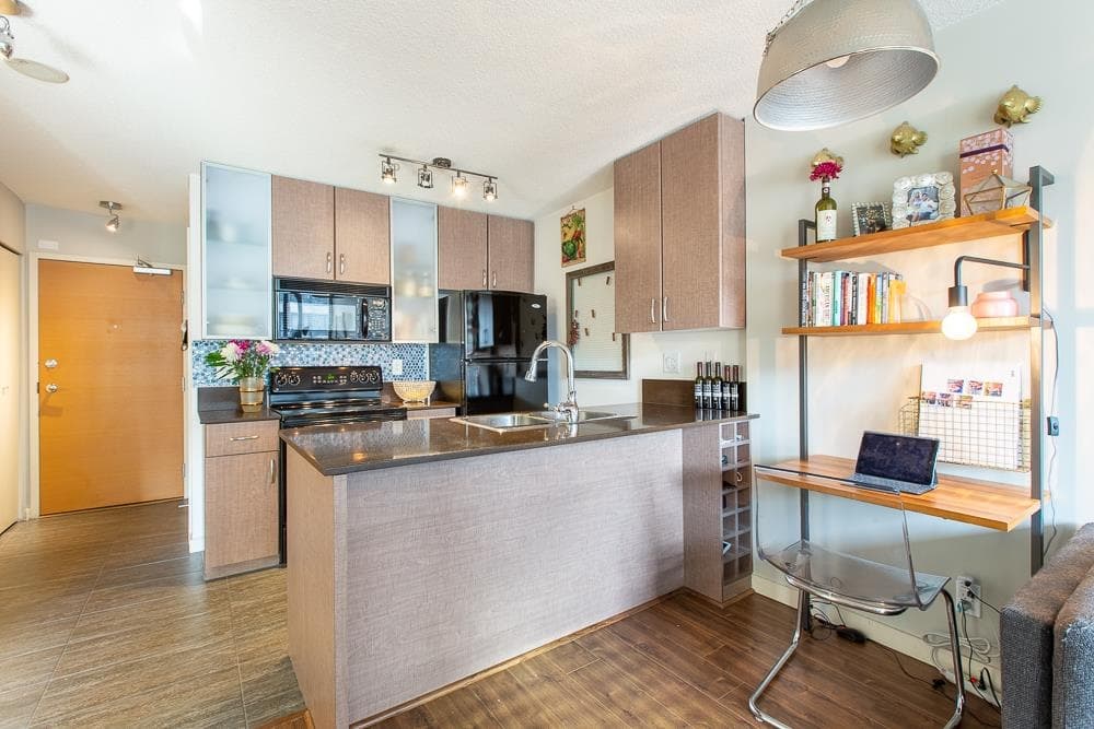 406 - 909 Mainland Street, Vancouver, V6B 1S3 — photo 2