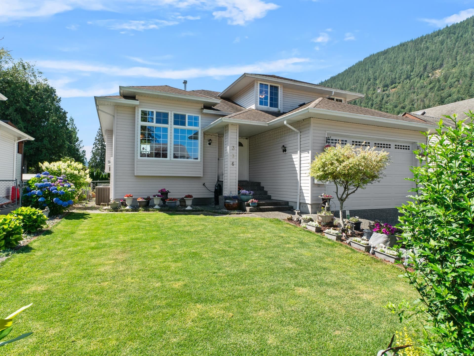 336 Chestnut Avenue, Harrison Hot Springs