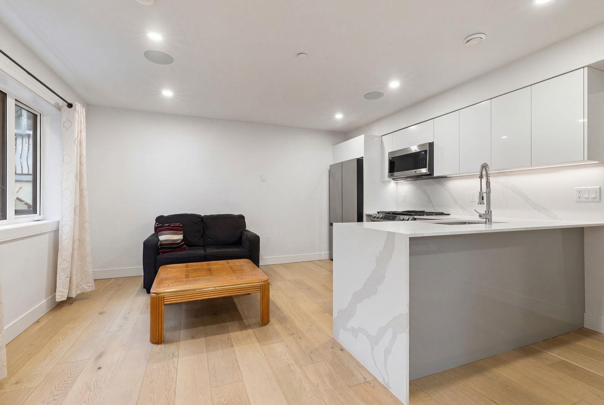 2885 E Georgia Street, Vancouver, V5K 2K3 — photo 2