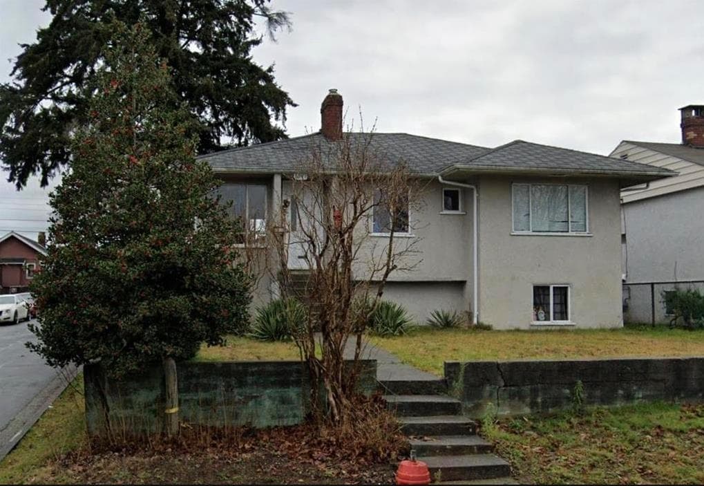 3507 Monmouth Avenue, Vancouver