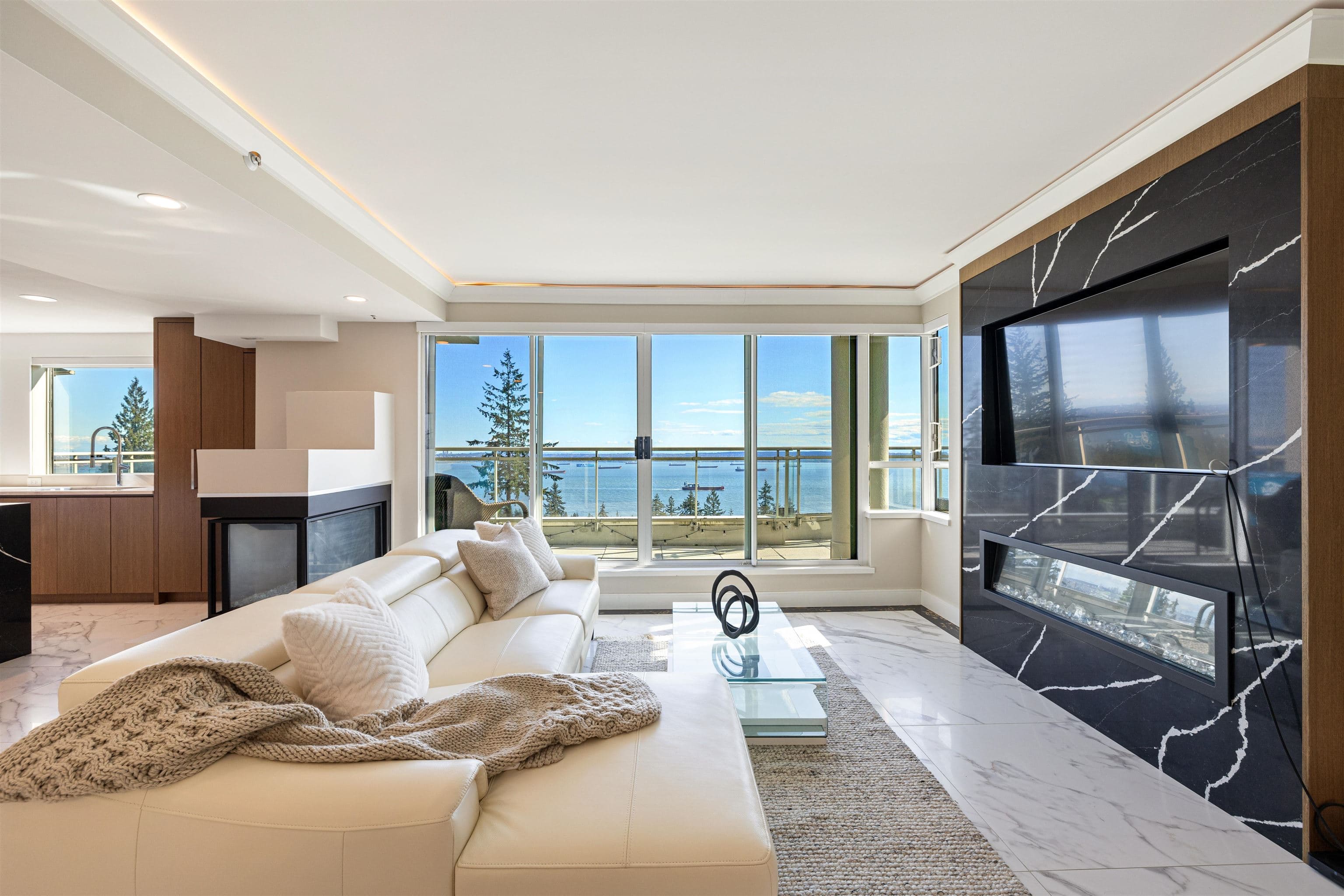 701 - 3105 Deer Ridge Drive, West Vancouver