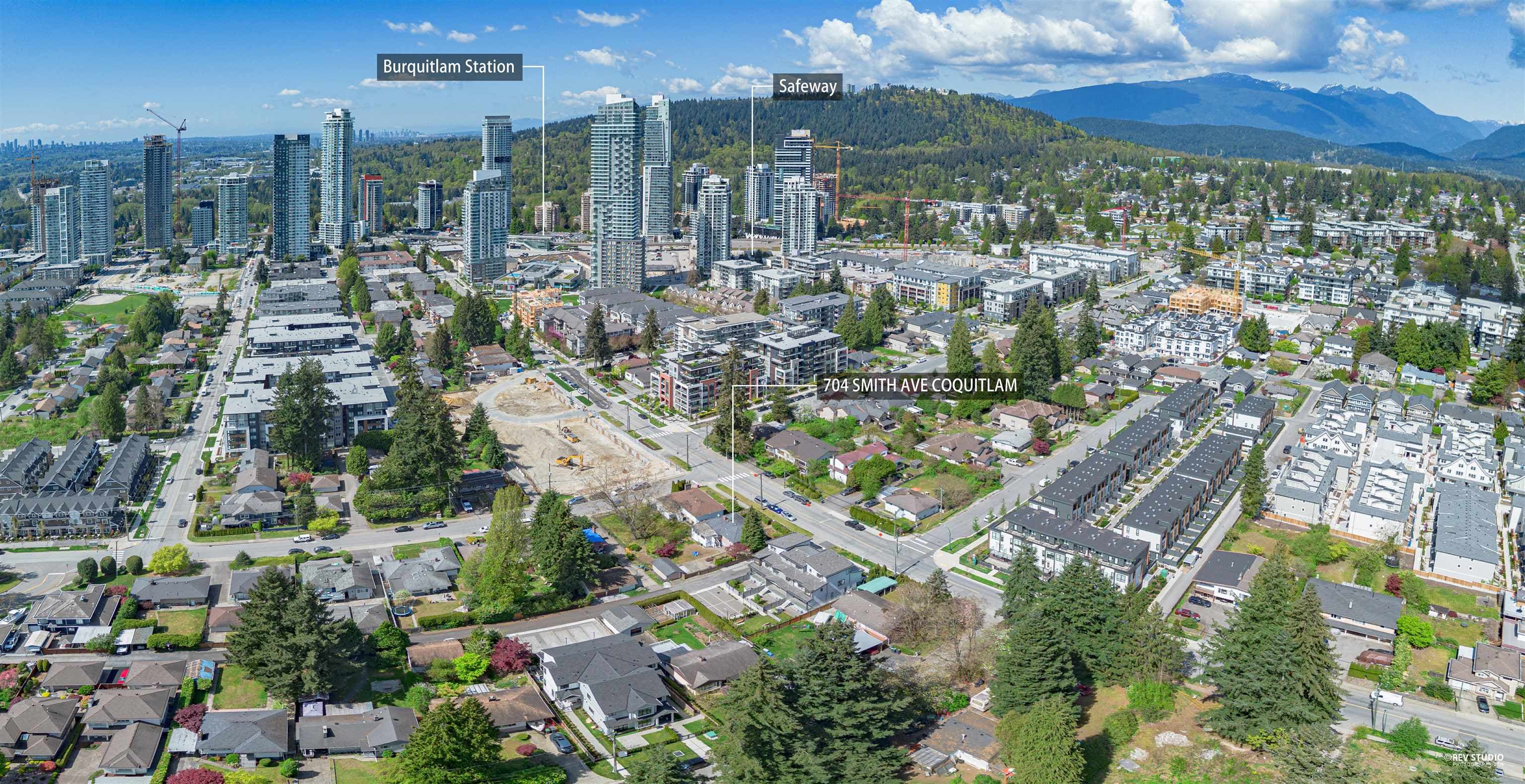 704 Smith Avenue, Coquitlam, V3J 2W7 — photo 2