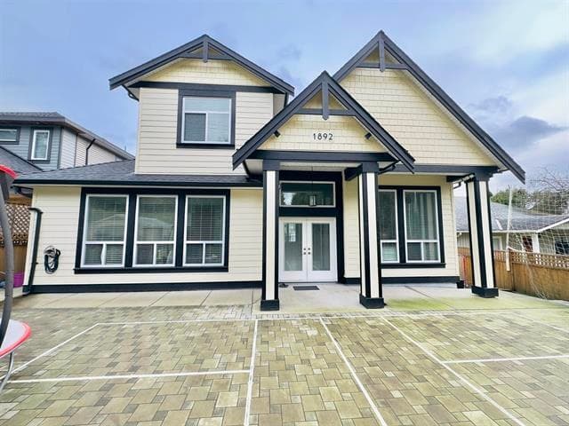 1892 King George Boulevard, Surrey