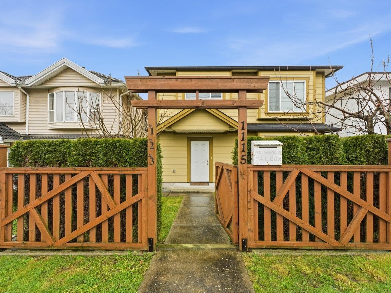 1115 Boundary Road, Vancouver, V5K 4T4 — photo 2
