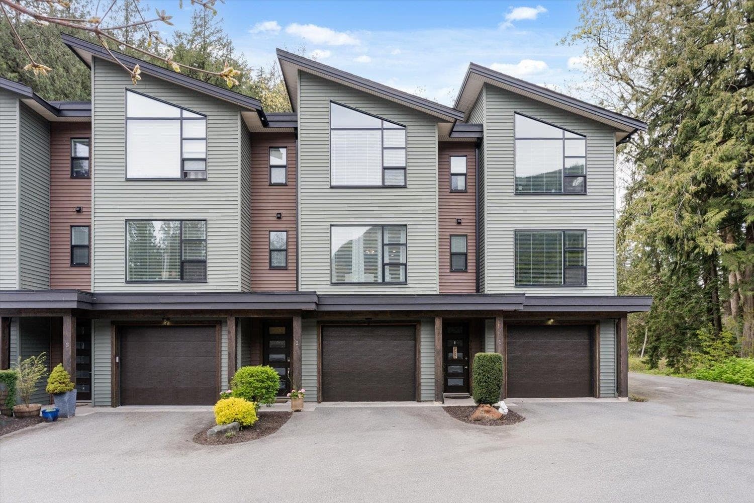 2 - 520 Hot Springs Road, Harrison Hot Springs