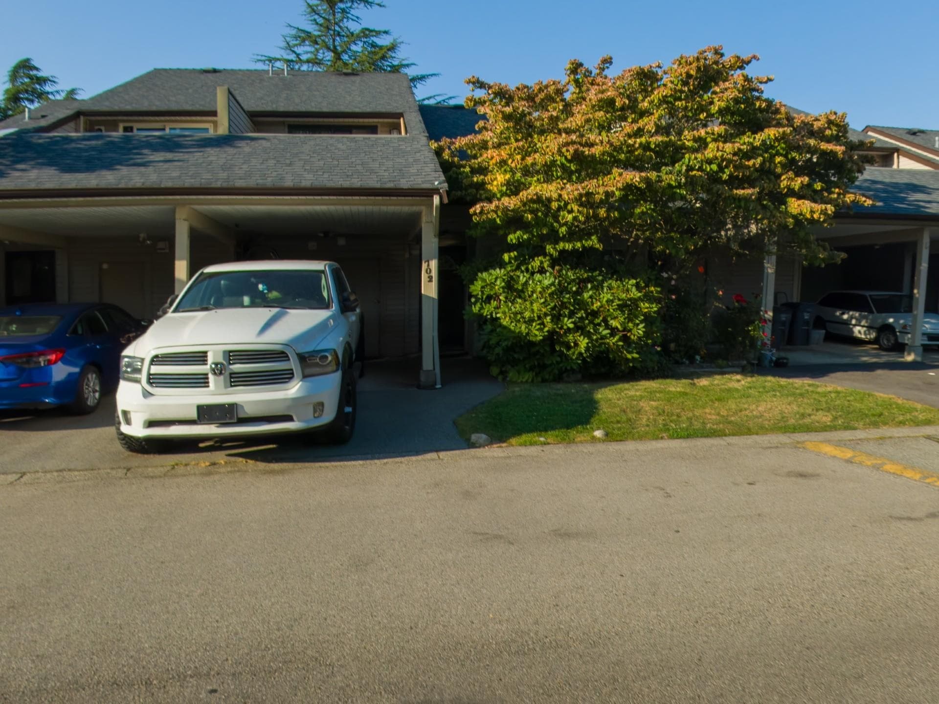 702 - 9270 122 Street, Surrey