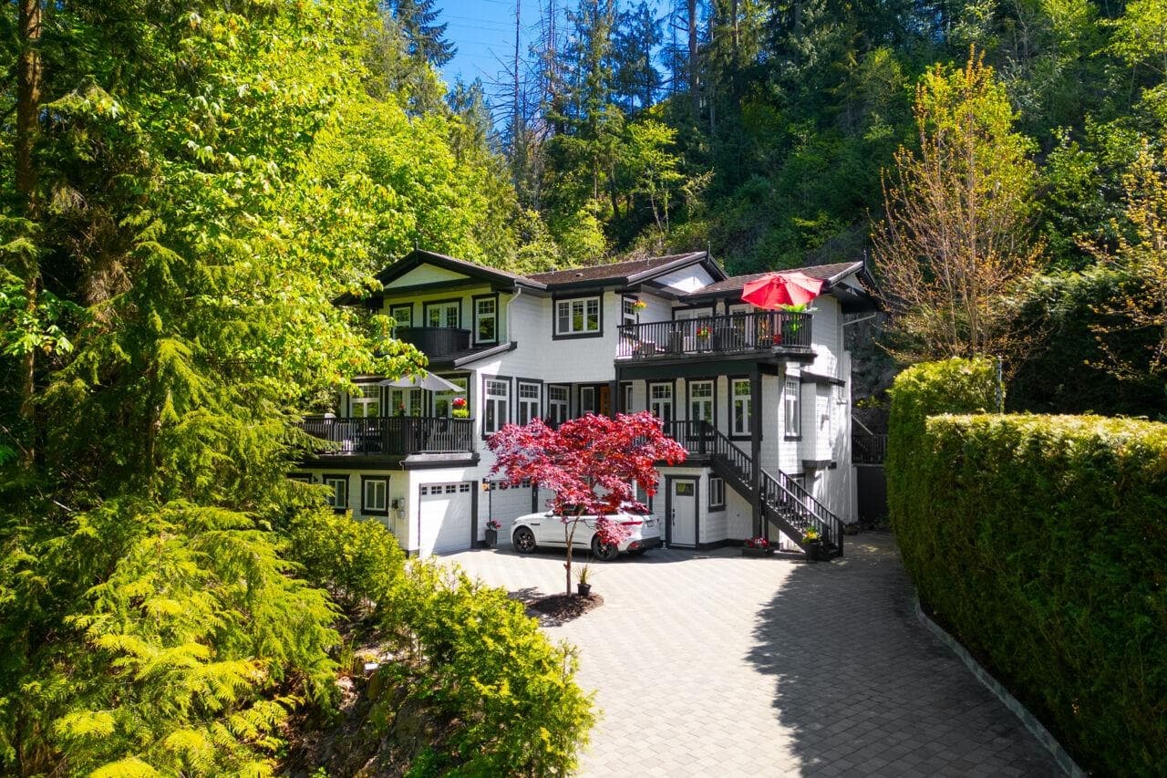 5671 Westport Road, West Vancouver