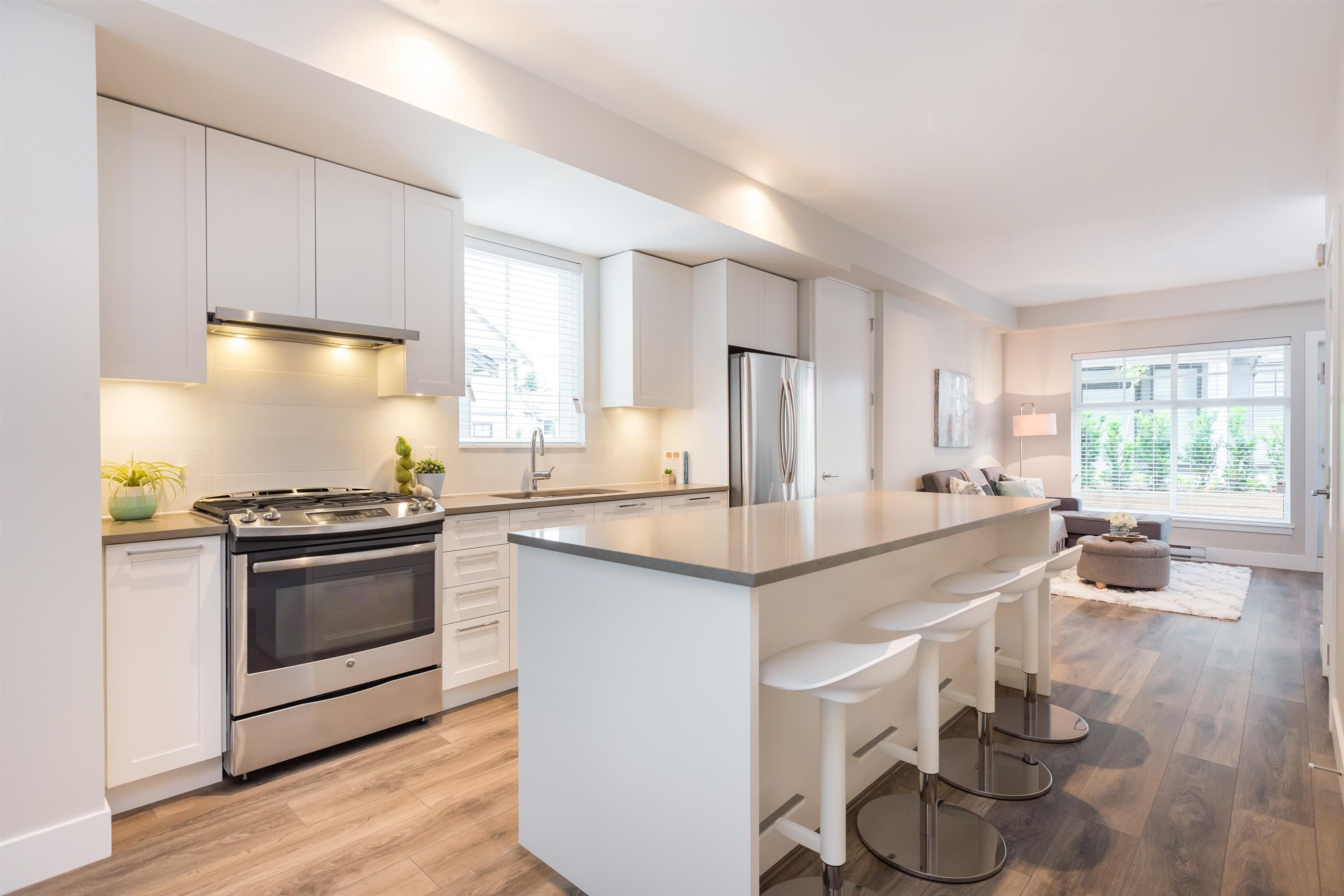 1 - 5148 Savile Row, Burnaby — sold