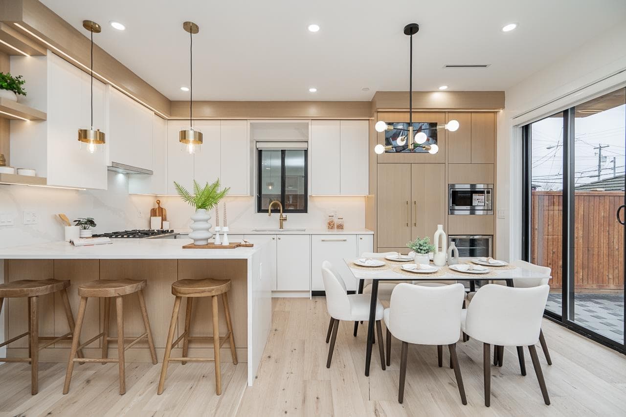 2 - 150 E 51st Avenue, Vancouver