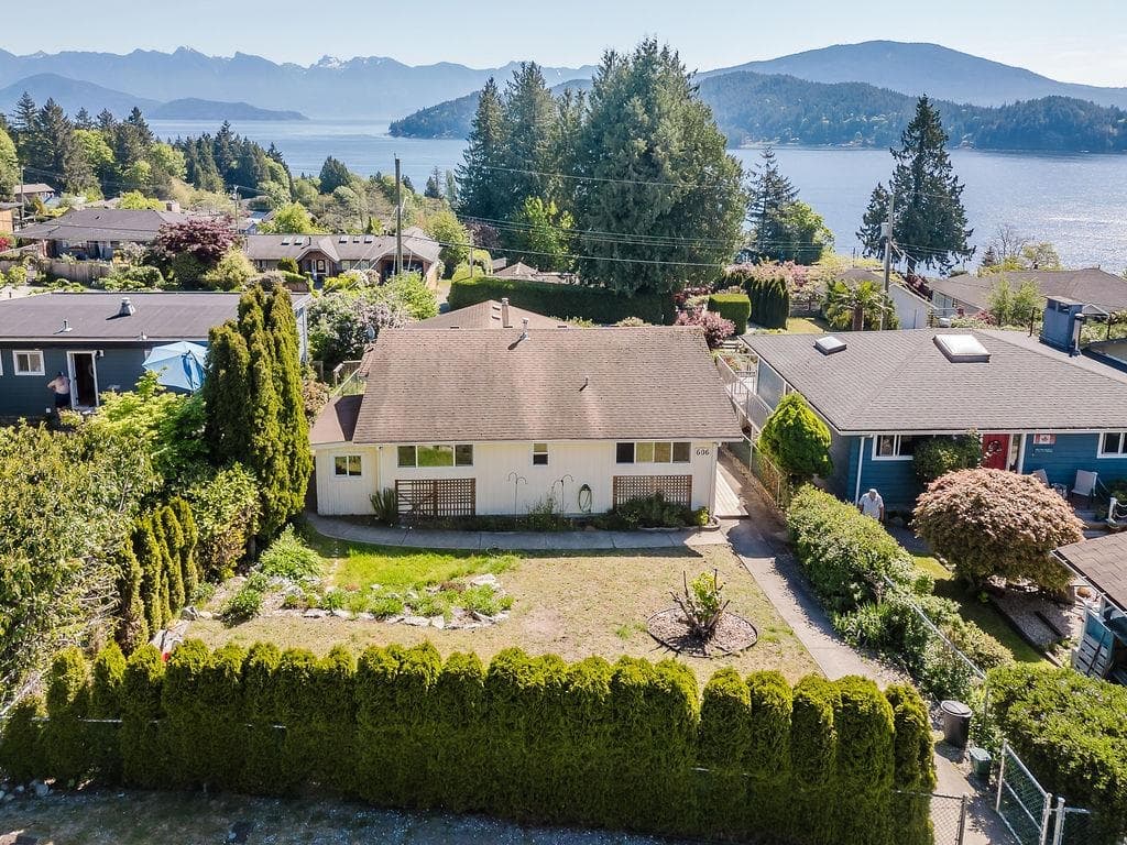 606 Martin Road, Gibsons