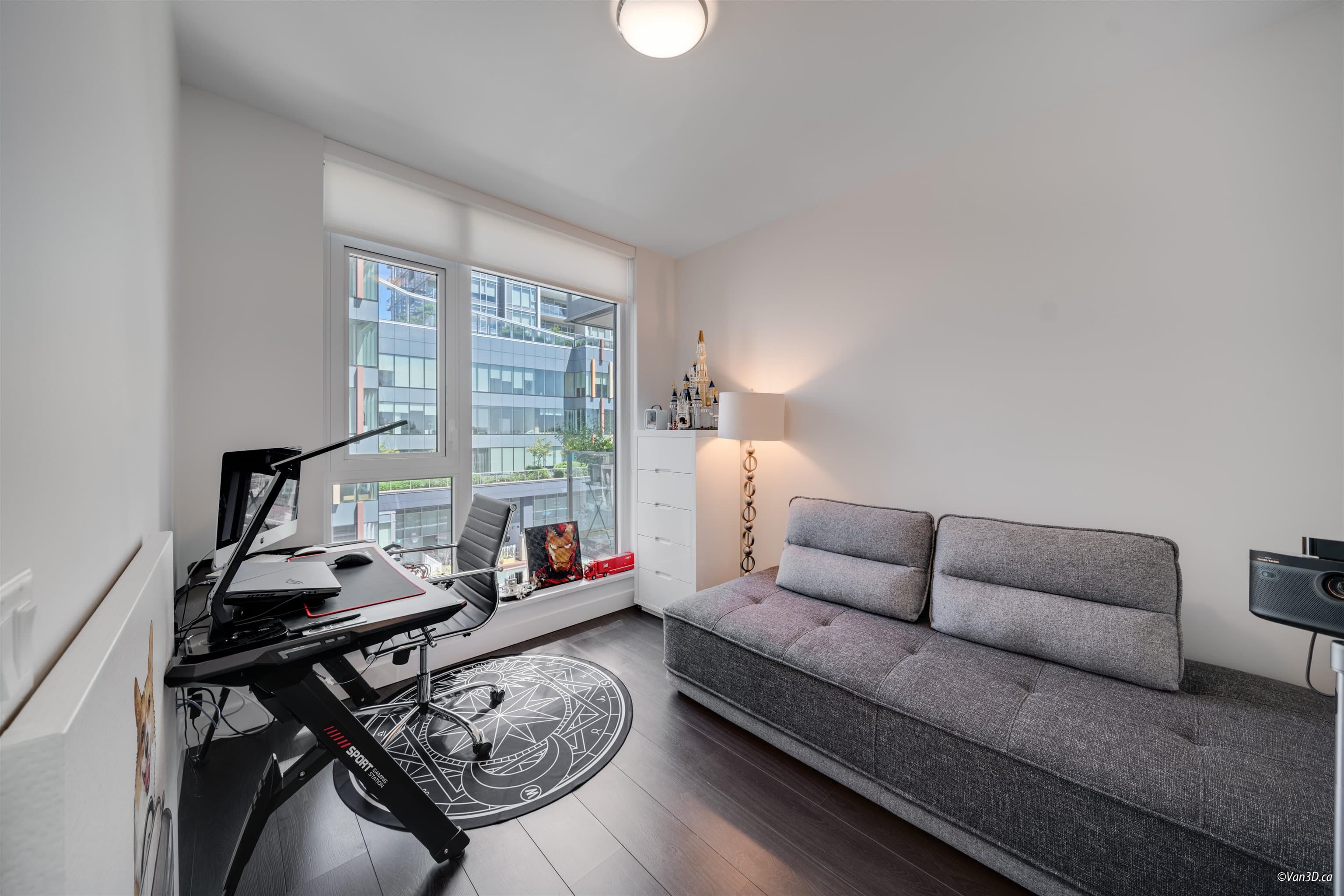 606 - 6398 Silver Avenue, Burnaby, V5H 0K7 — photo 3