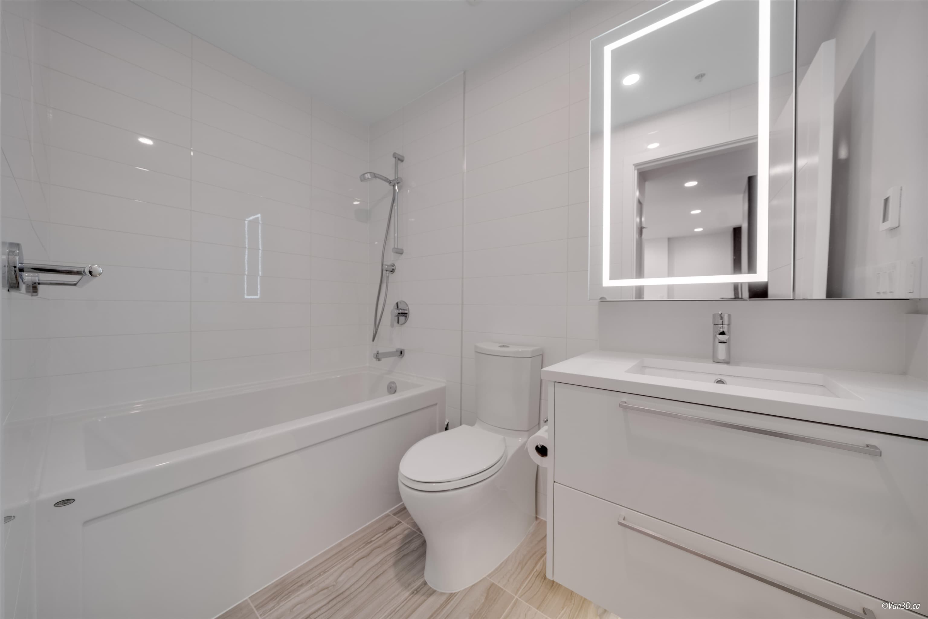 606 - 6398 Silver Avenue, Burnaby, V5H 0K7 — photo 4