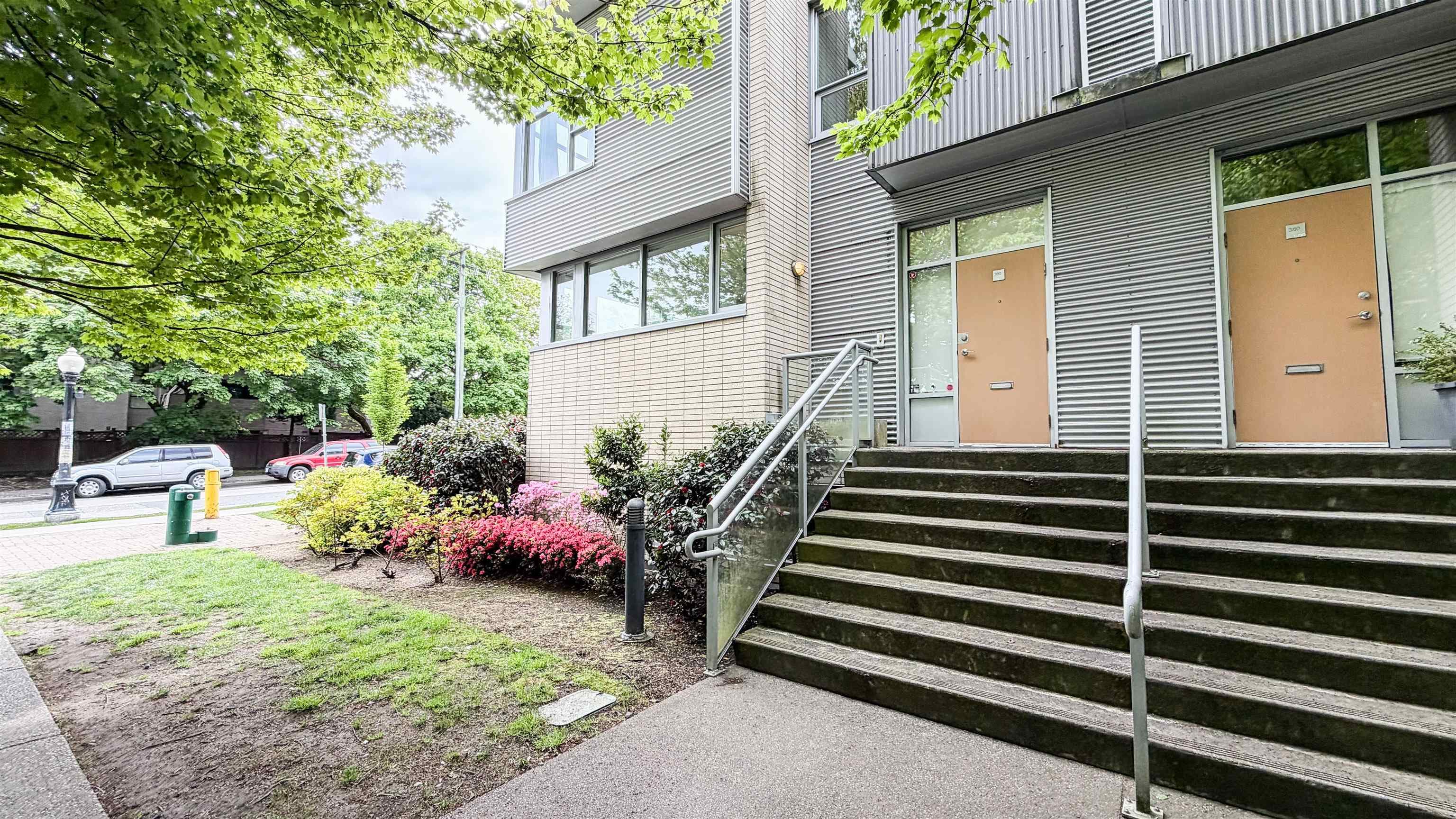 390 E 11th Avenue, Vancouver