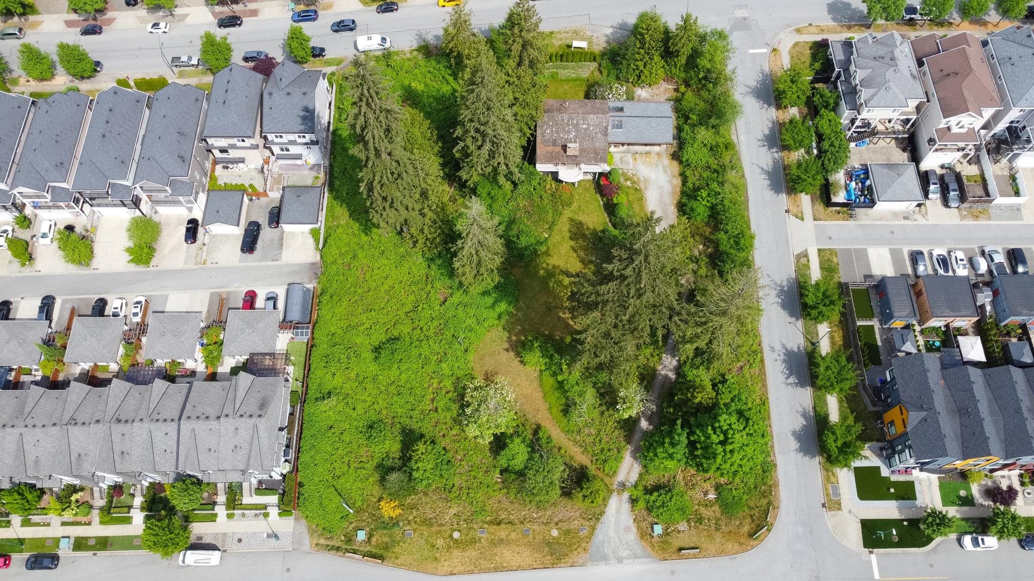 3417 E Roxton Avenue, Coquitlam, V3B 7M9 — photo 1