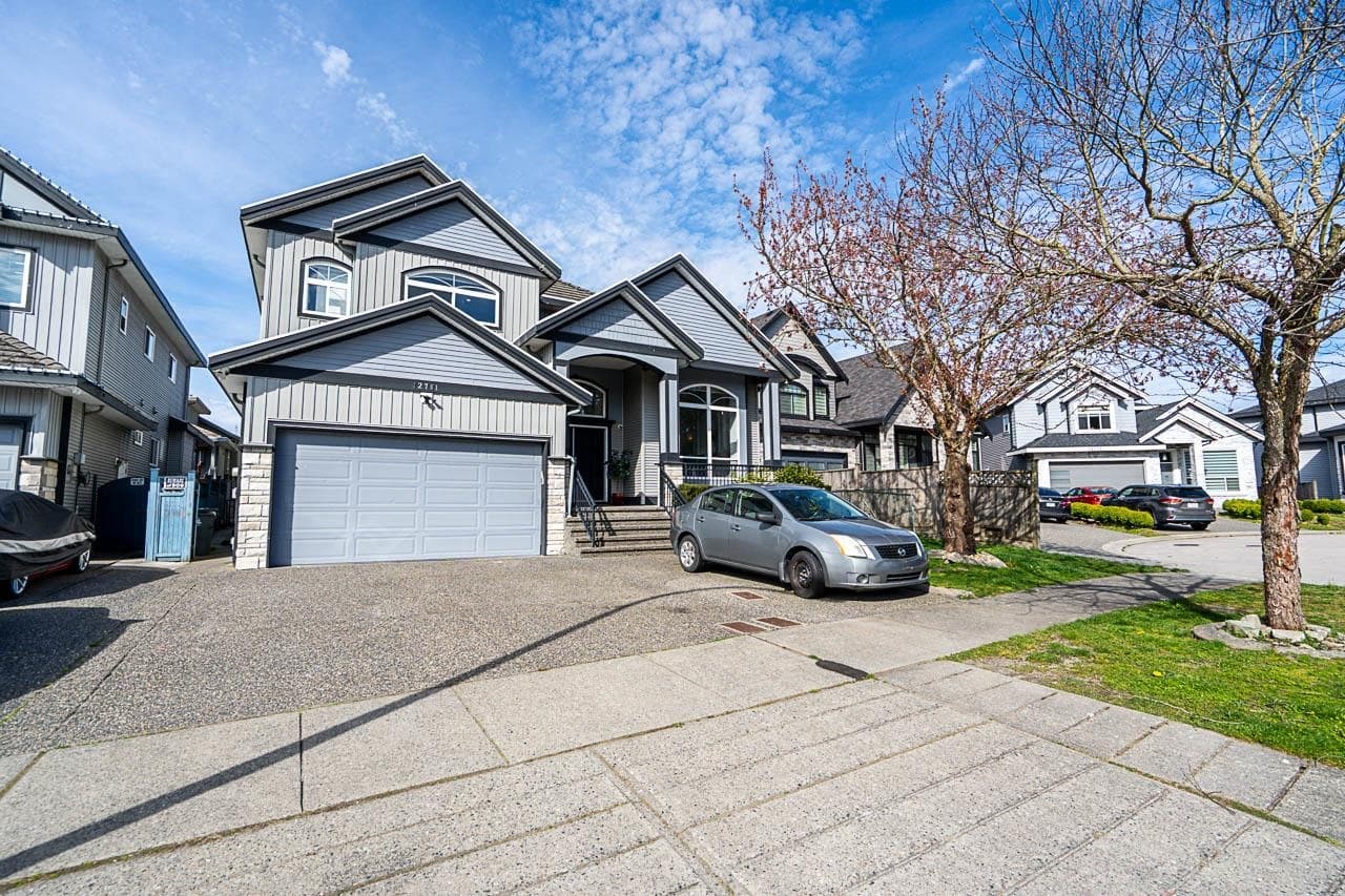 12761 60a Avenue, Surrey, V3X 0A1 — photo 1