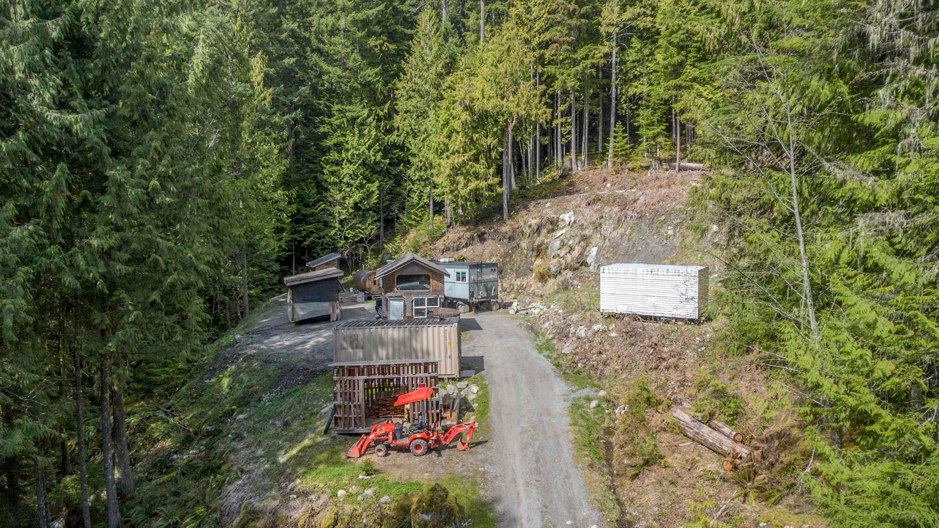 6061 Garibaldi Park Road, Squamish, V0N 1T0 — photo 1
