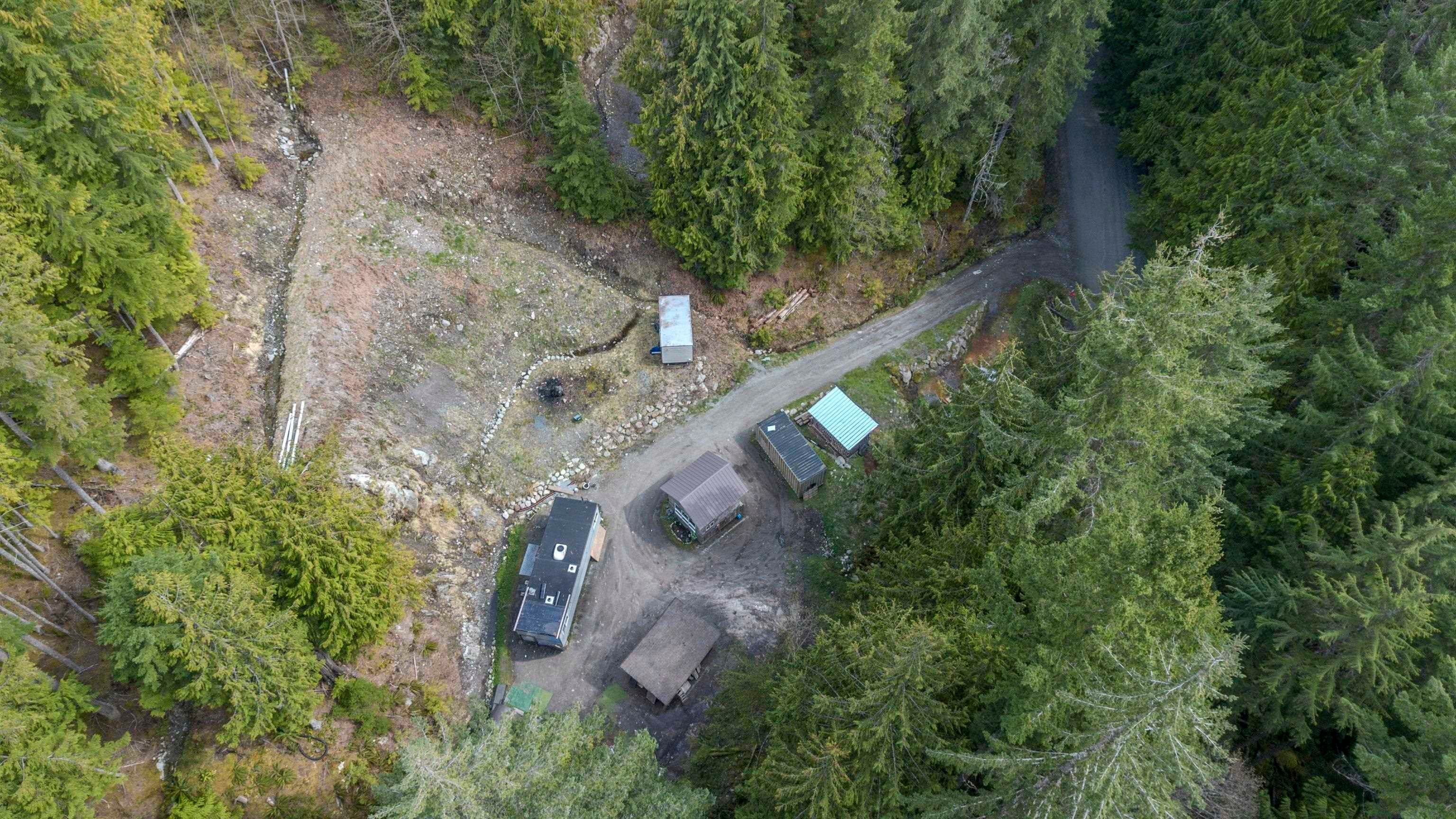 6061 Garibaldi Park Road, Squamish, V0N 1T0 — photo 5