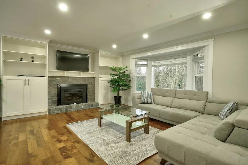 18369 21a Avenue, Surrey, V3Z 9W2 — photo 2