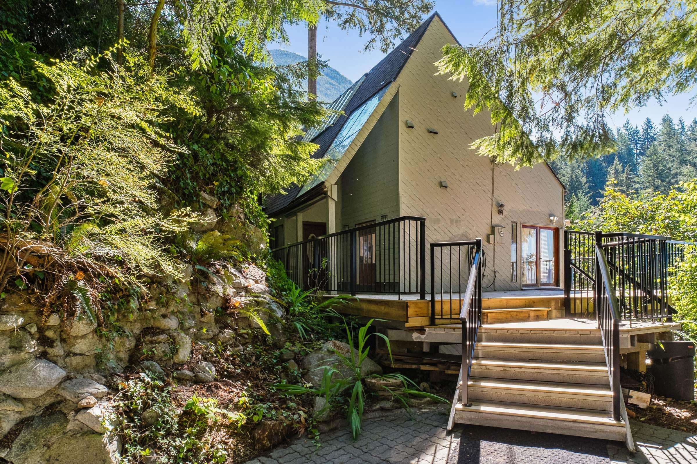 430 Bayview Road, West Vancouver, V0N 2E0 — photo 1