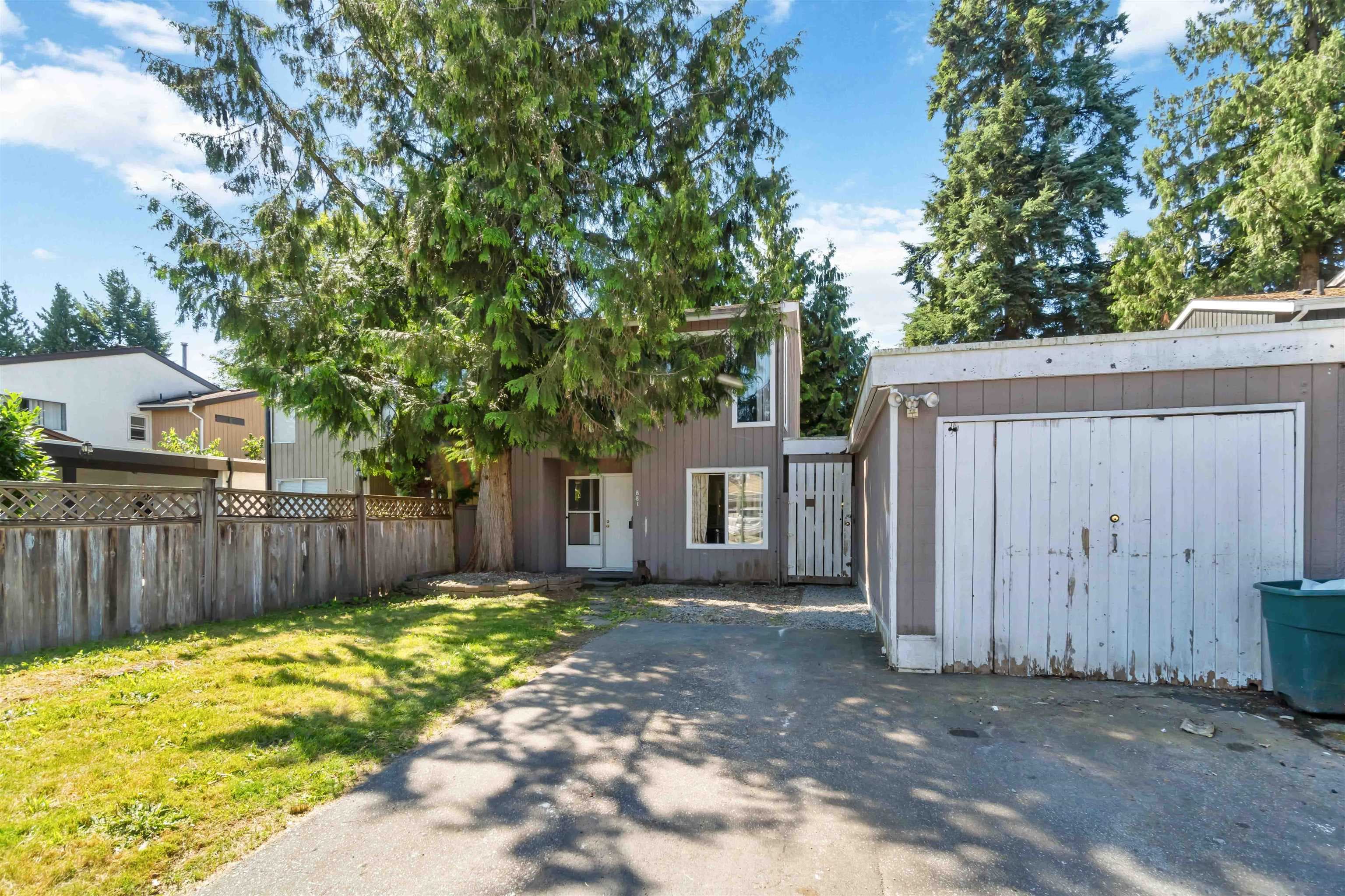 881 Pinebrook Place, Coquitlam