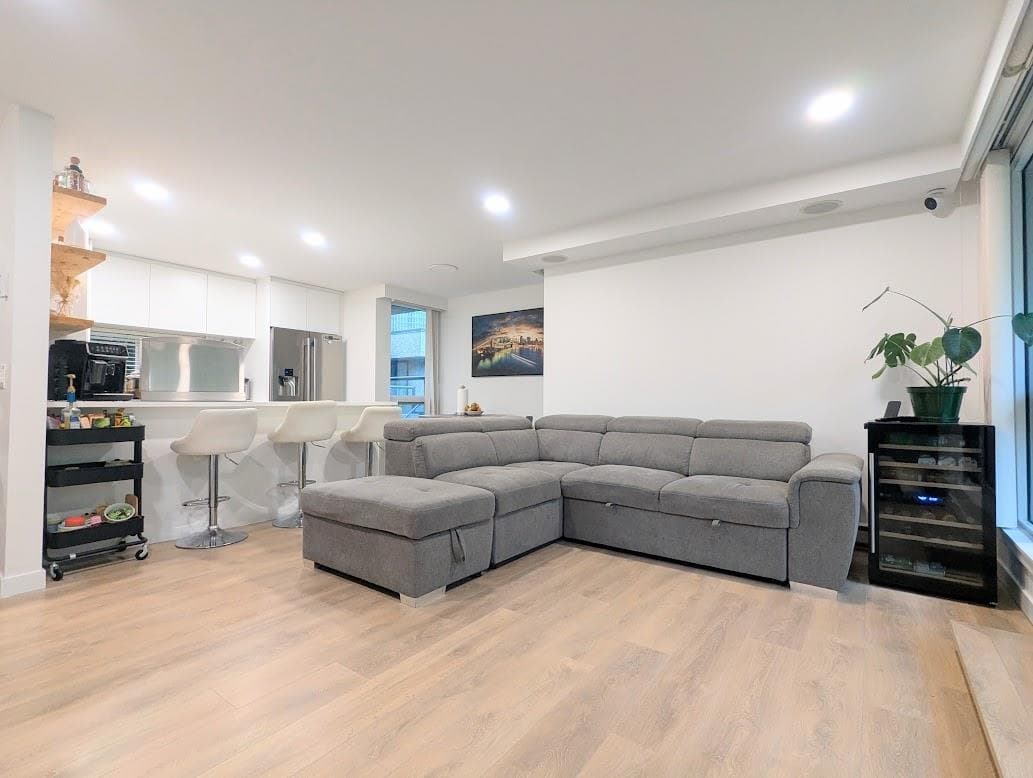 T6903 - 3980 Carrigan Court, Burnaby
