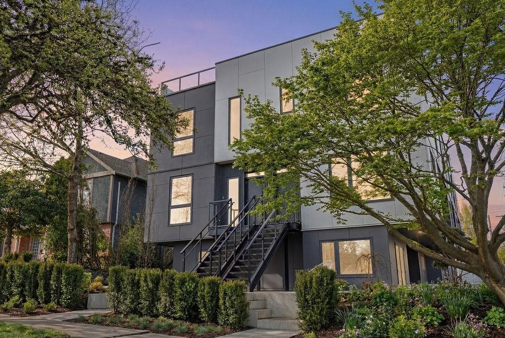 692 W 29th Avenue, Vancouver, V5Z 2H9 — photo 1