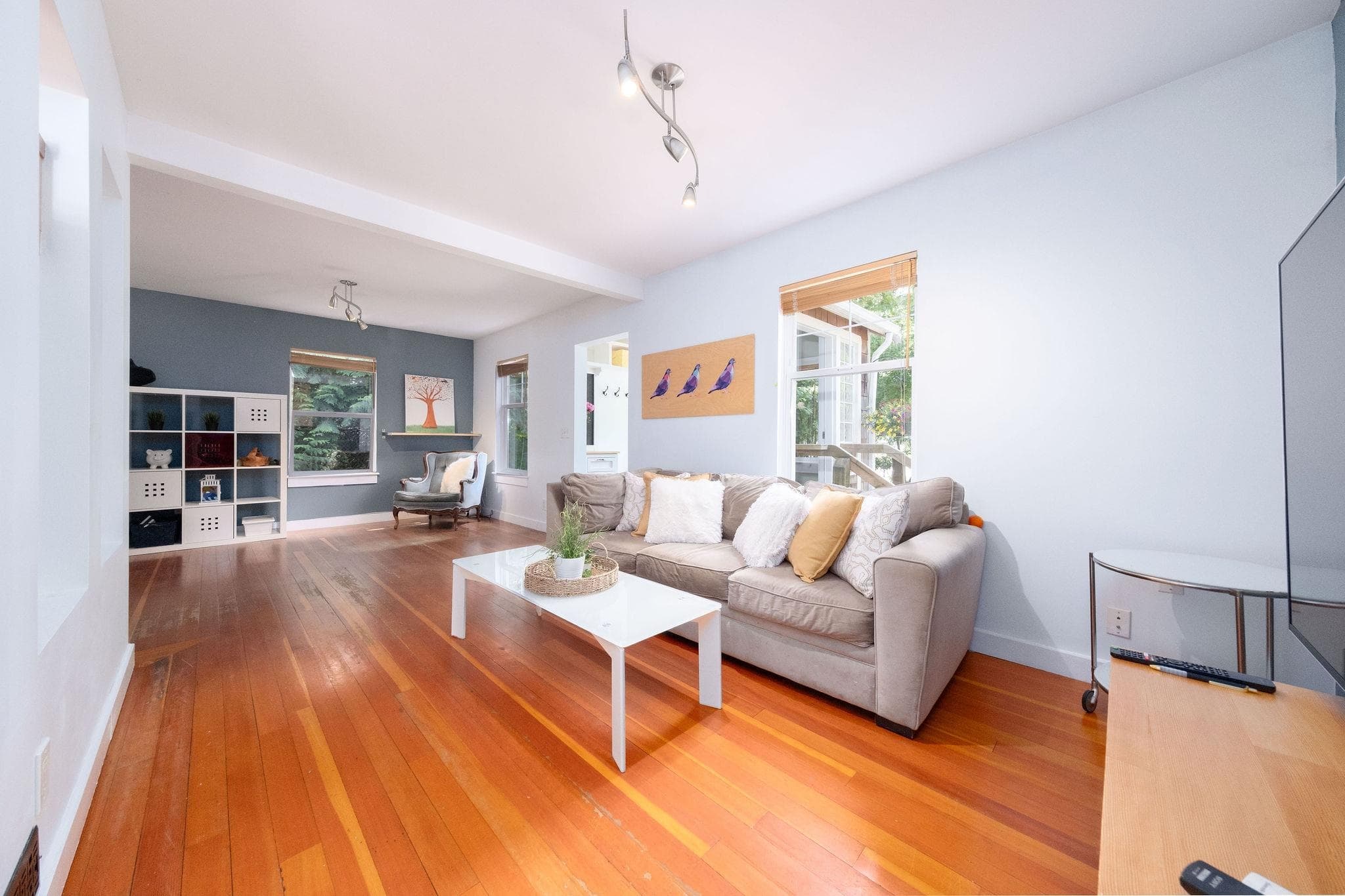 1075 Gladwin Drive, North Vancouver, V7R 1A1 — photo 3