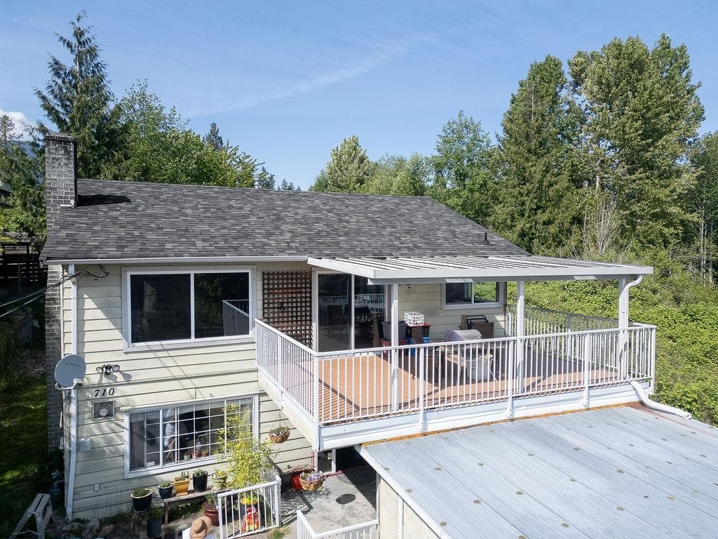 710 Gibsons Way, Gibsons, V0N 1V9 — photo 3