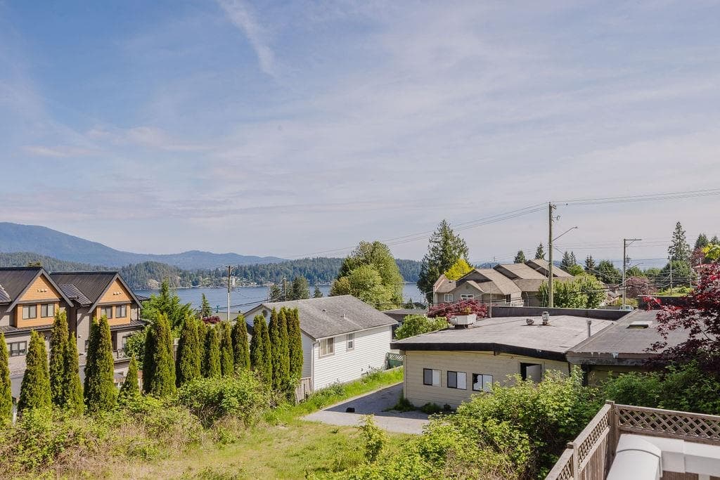 710 Gibsons Way, Gibsons, V0N 1V9 — photo 4