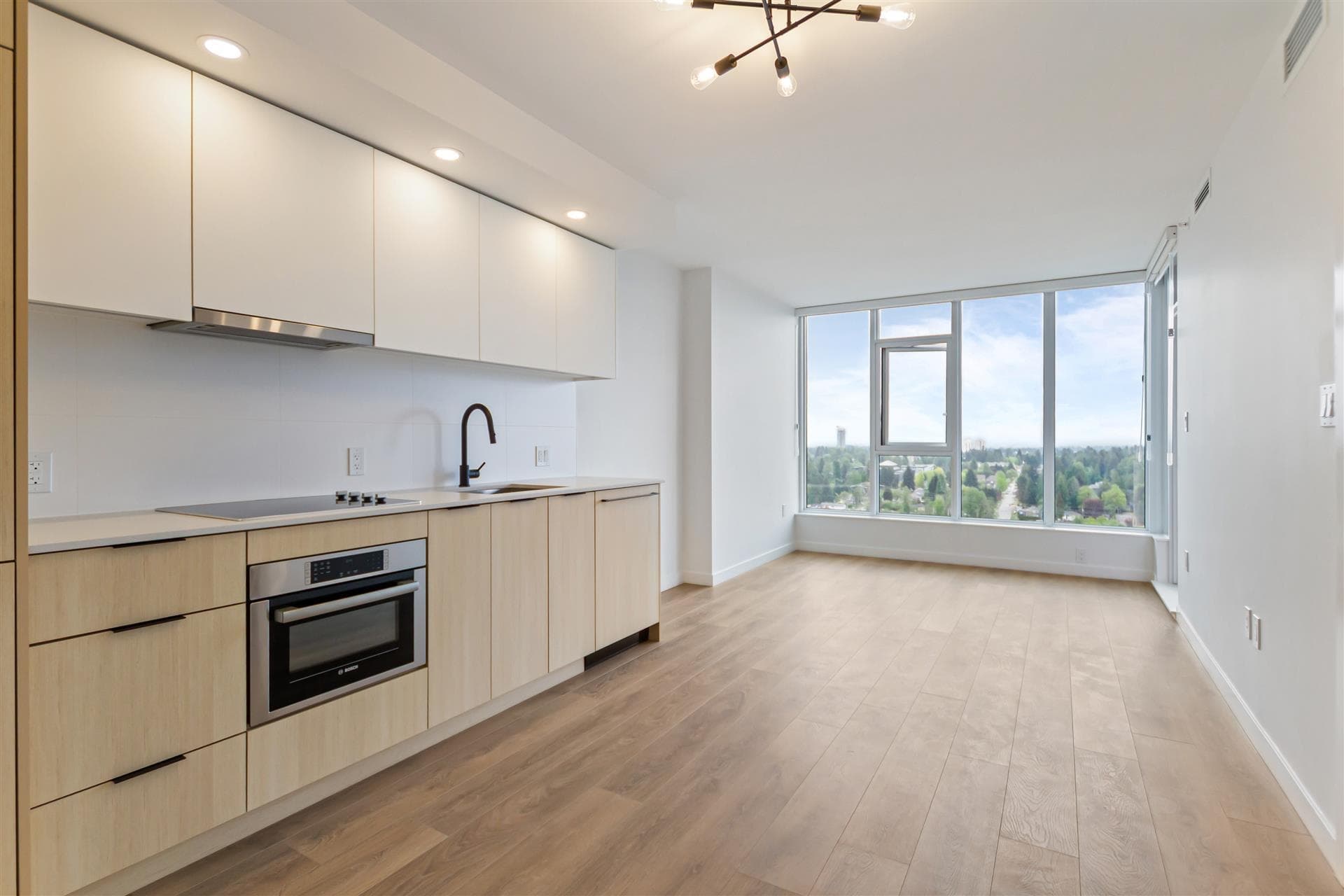 2707 - 13738 Central Avenue, Surrey, V3T 0X5 — photo 3