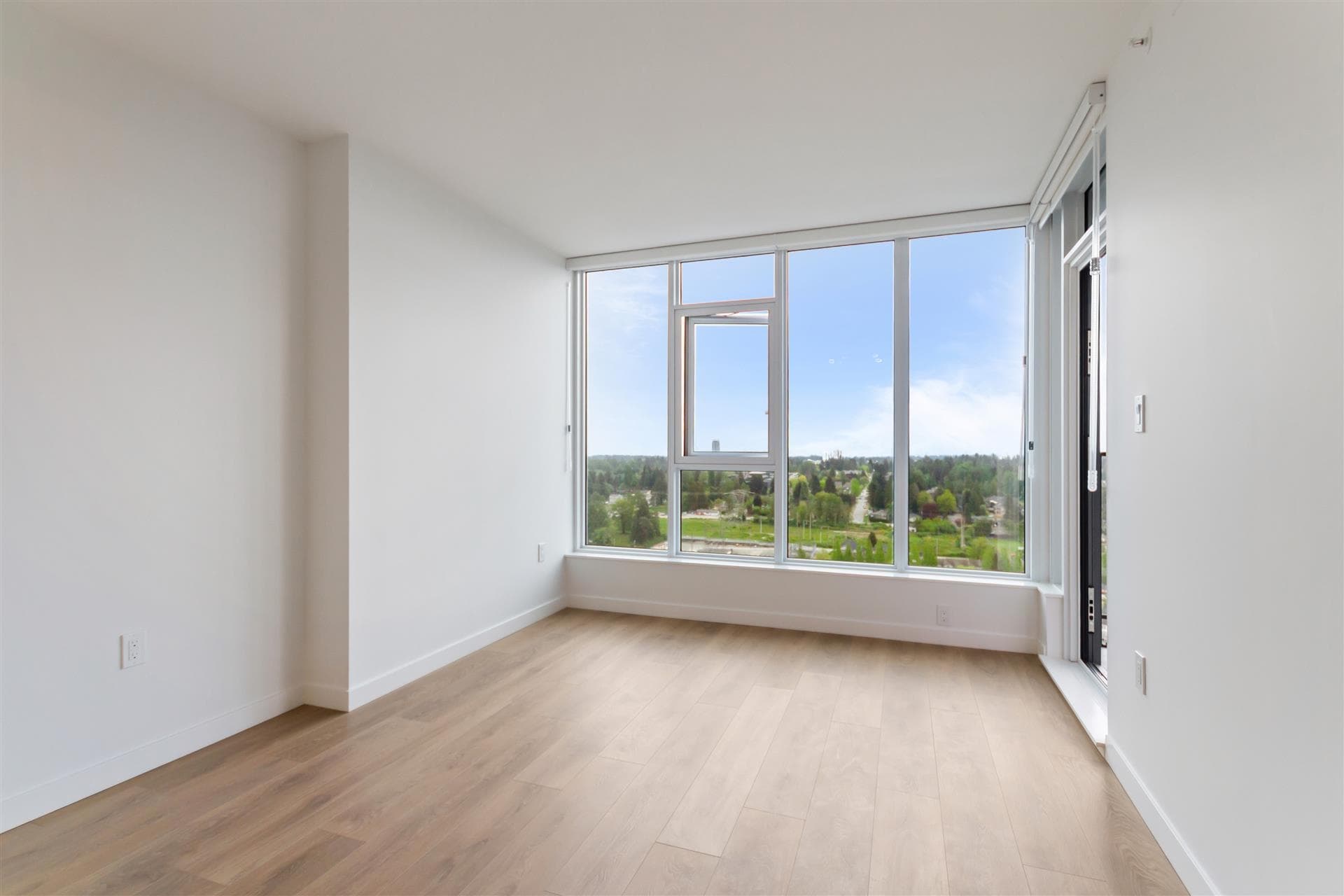 2707 - 13738 Central Avenue, Surrey, V3T 0X5 — photo 4
