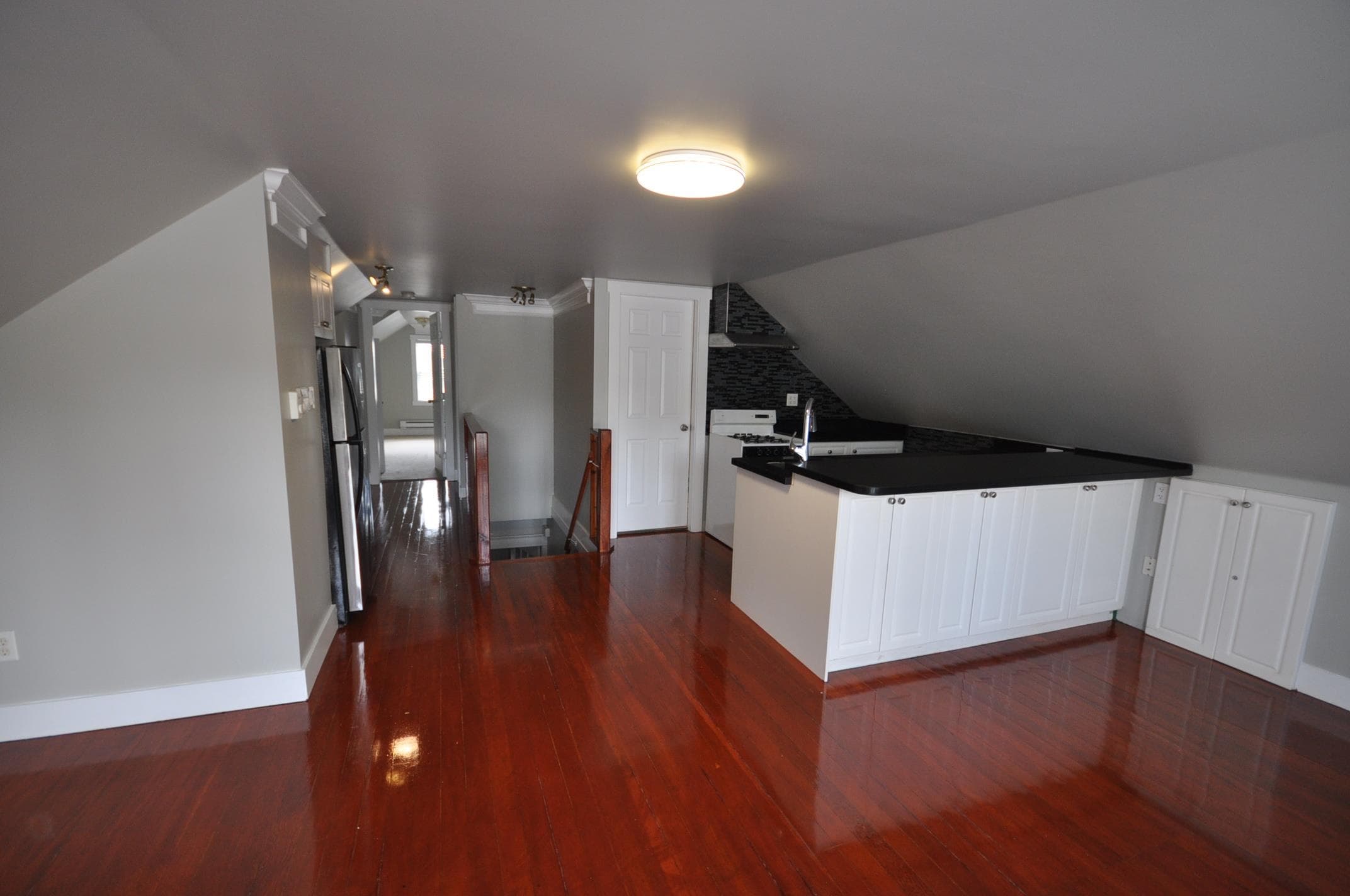 7505 Kingsway, Burnaby