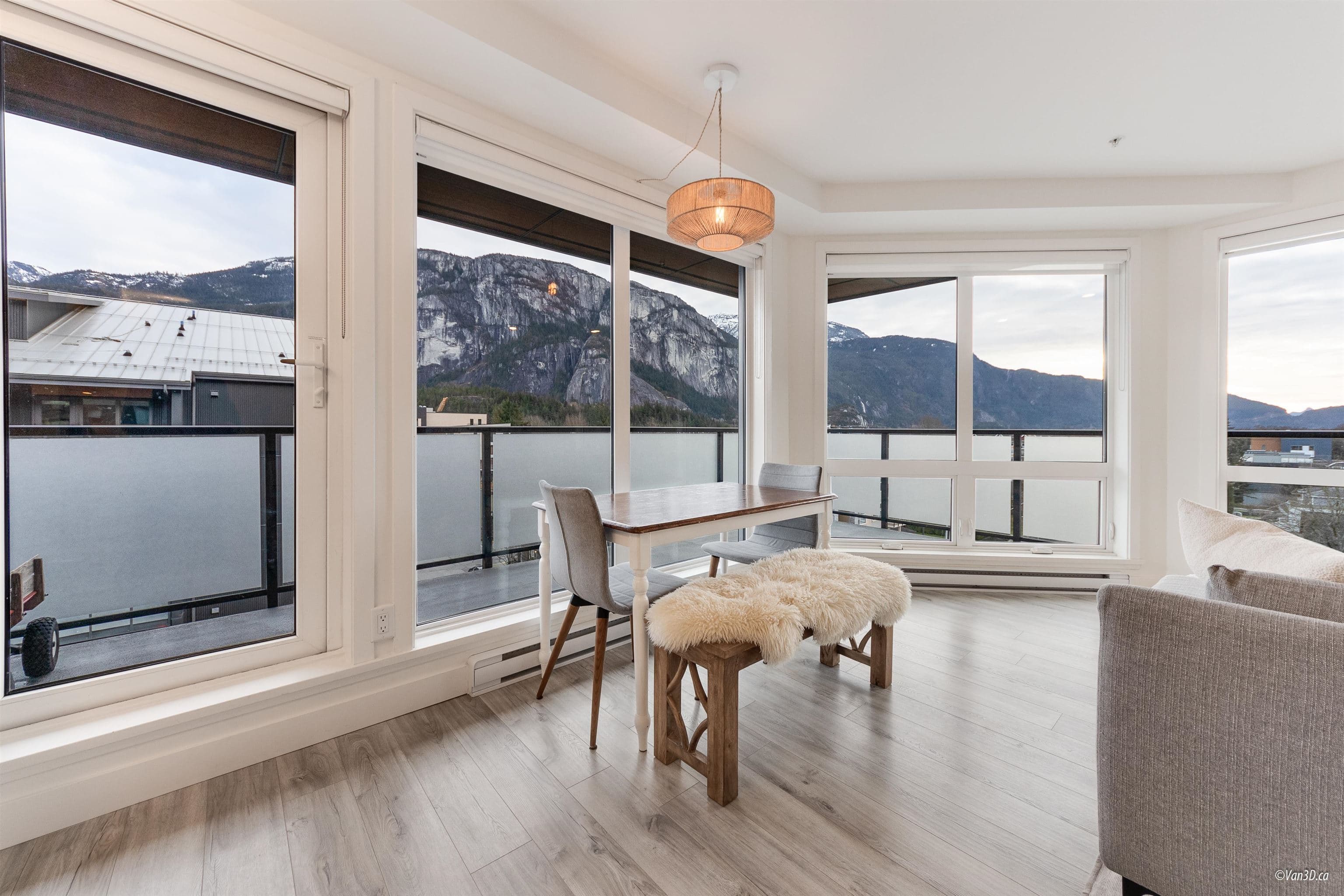 602 - 38013 Third Avenue, Squamish, V8B 0Z8 — photo 4