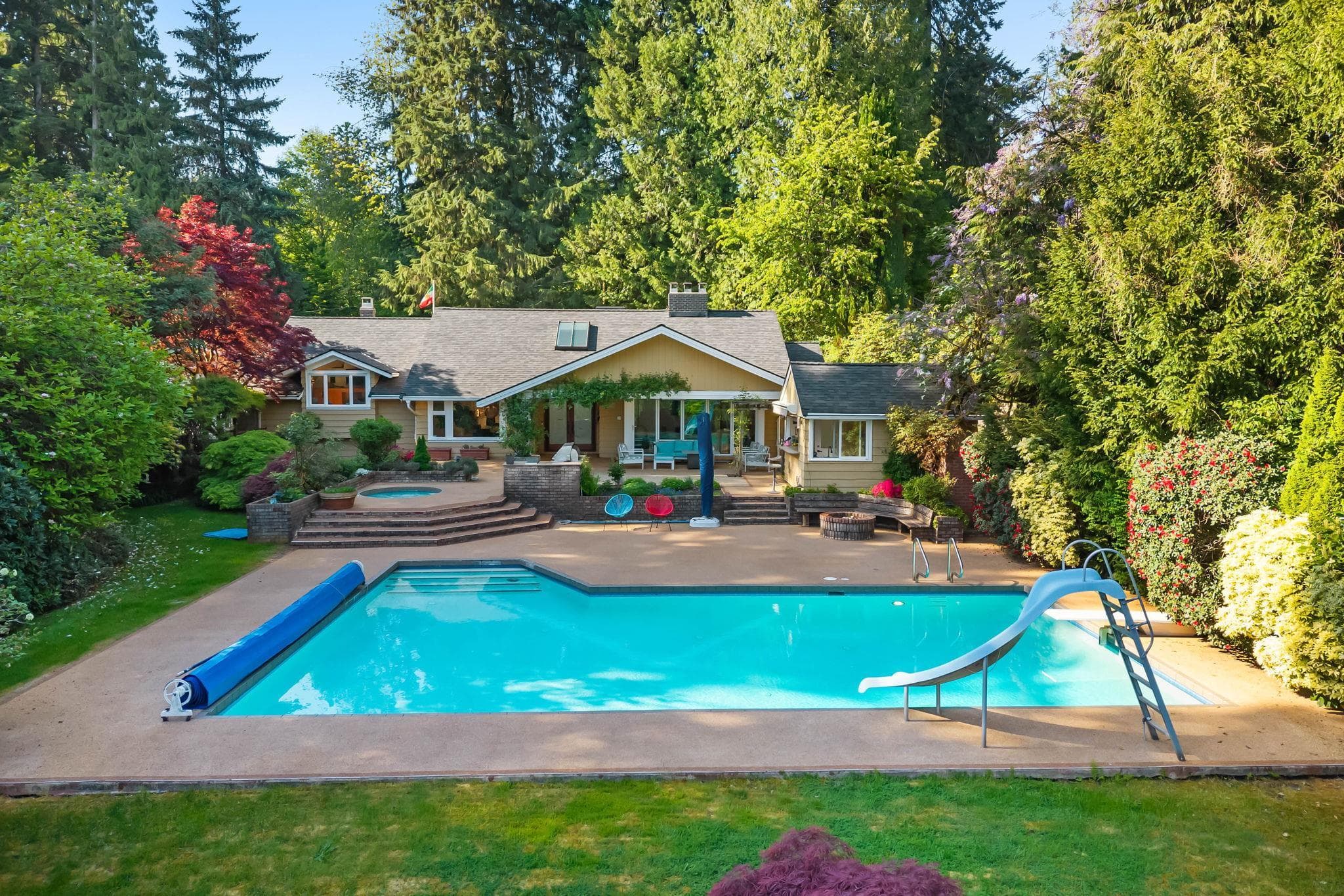 537 Eastcot Road, West Vancouver