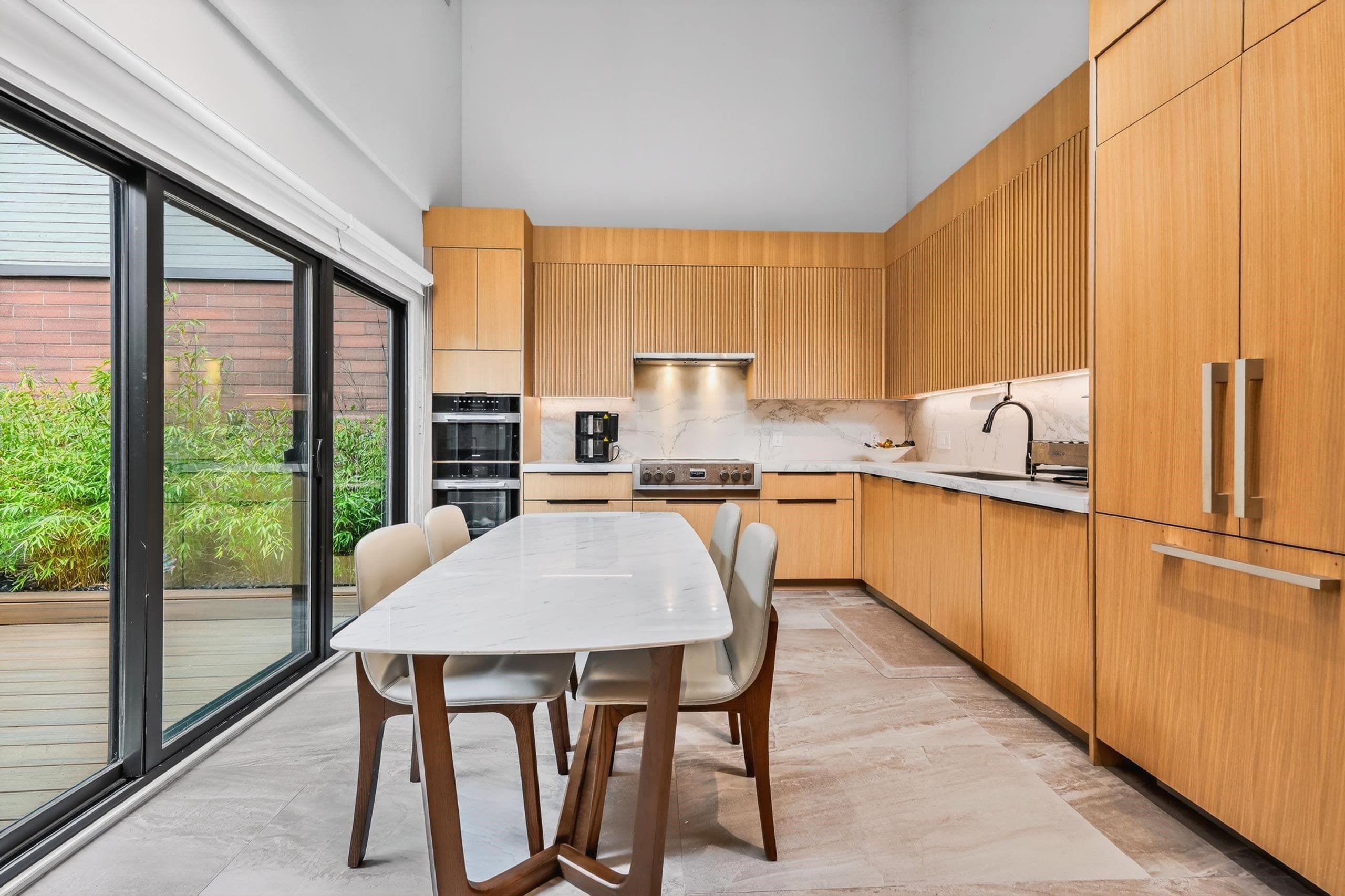 423 Greensboro Place, Vancouver, V5X 4M6 — photo 4