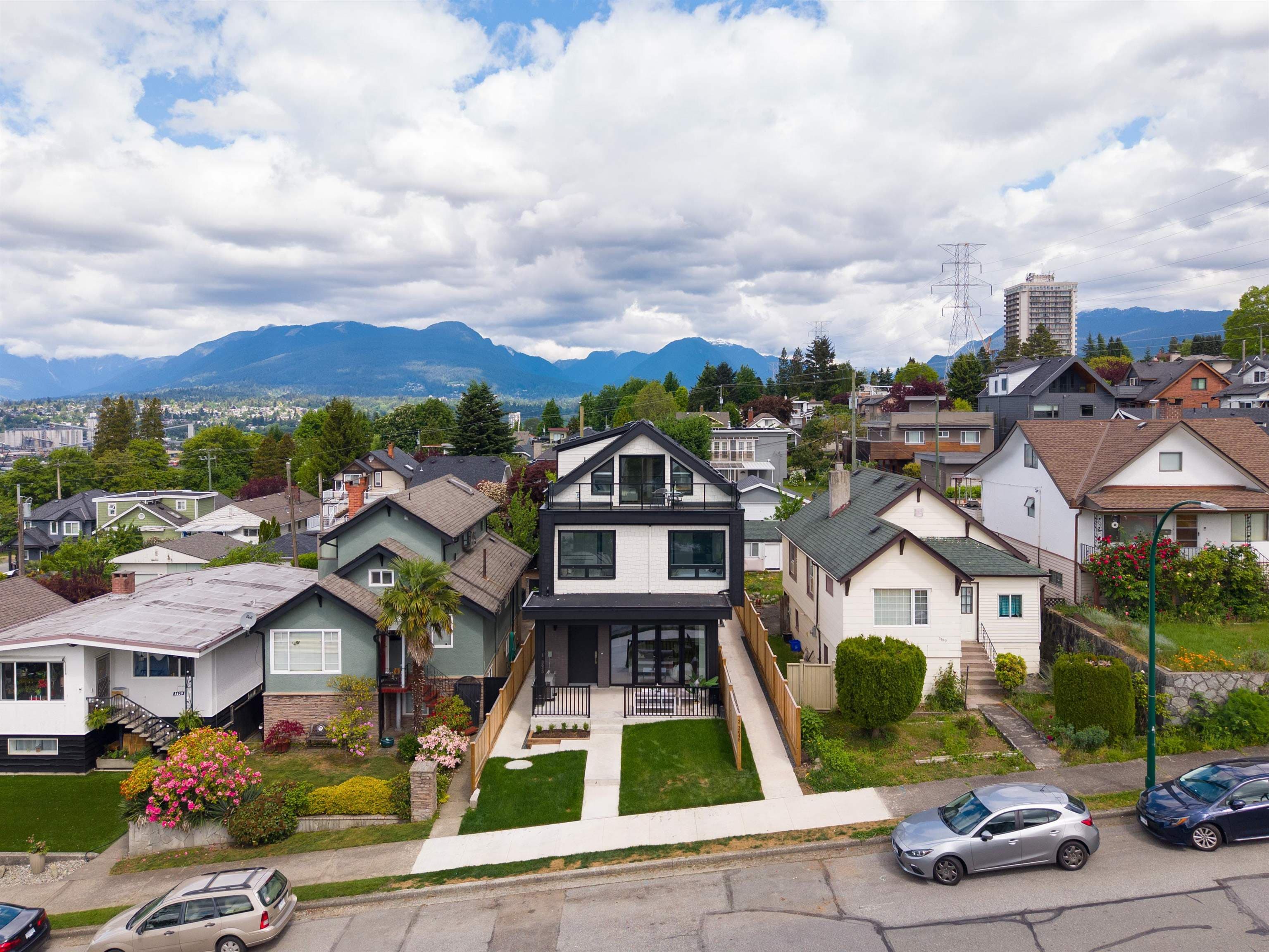 1 - 3645 Dundas Street, Vancouver