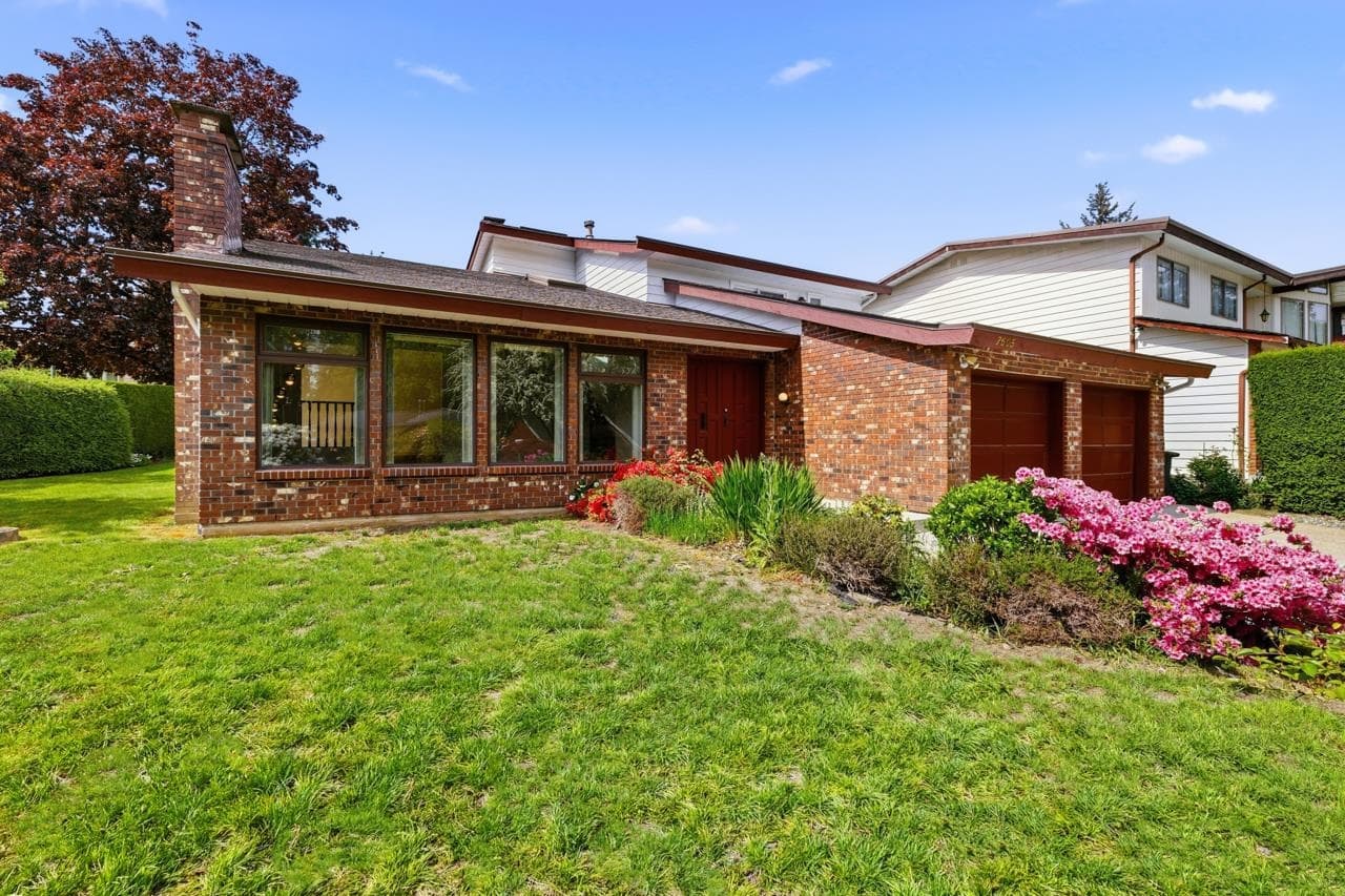 7605 Lawrence Drive, Burnaby, V5A 3M6 — photo 3