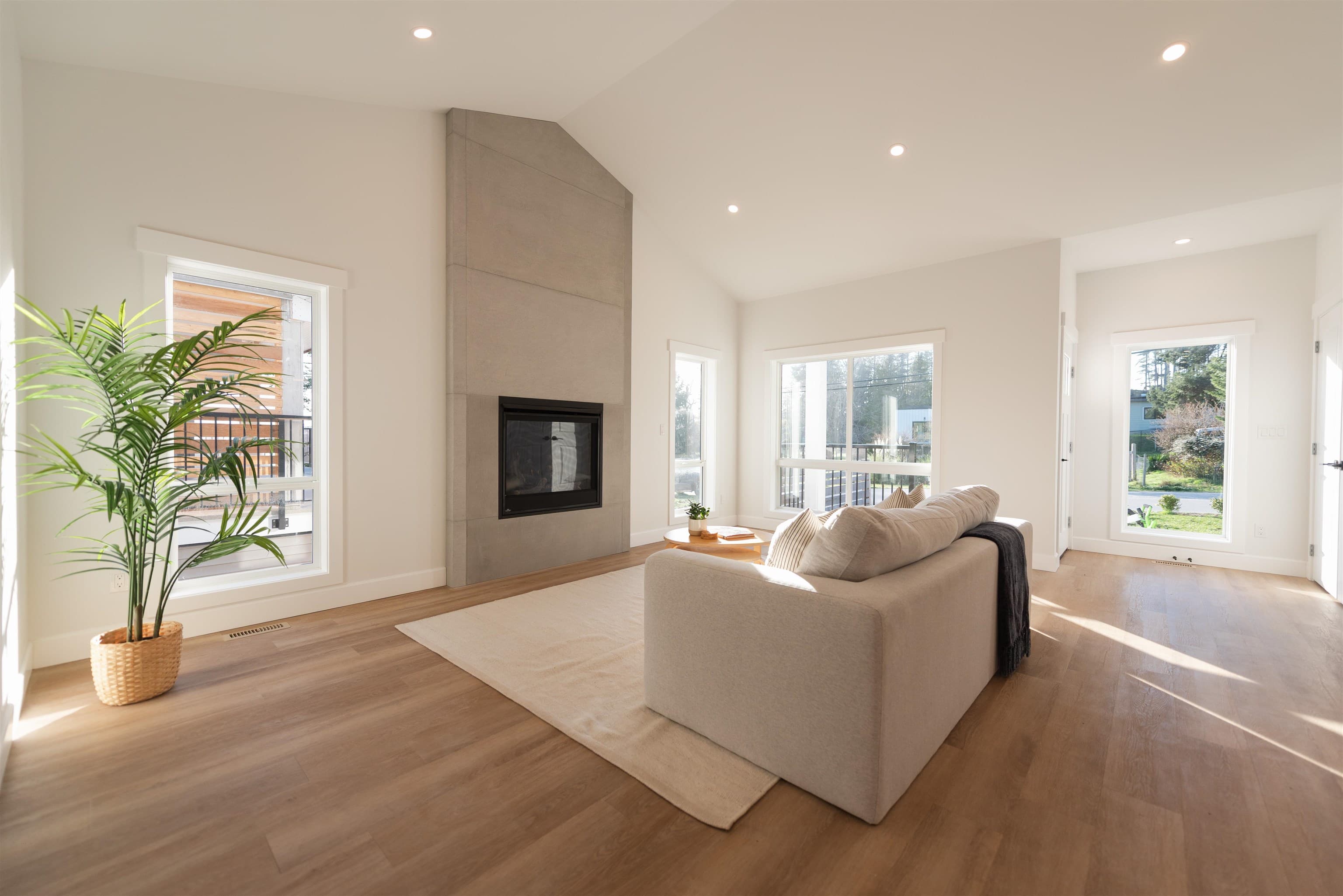 5416 Mills Road, Sechelt, V7Z 0M3 — photo 4