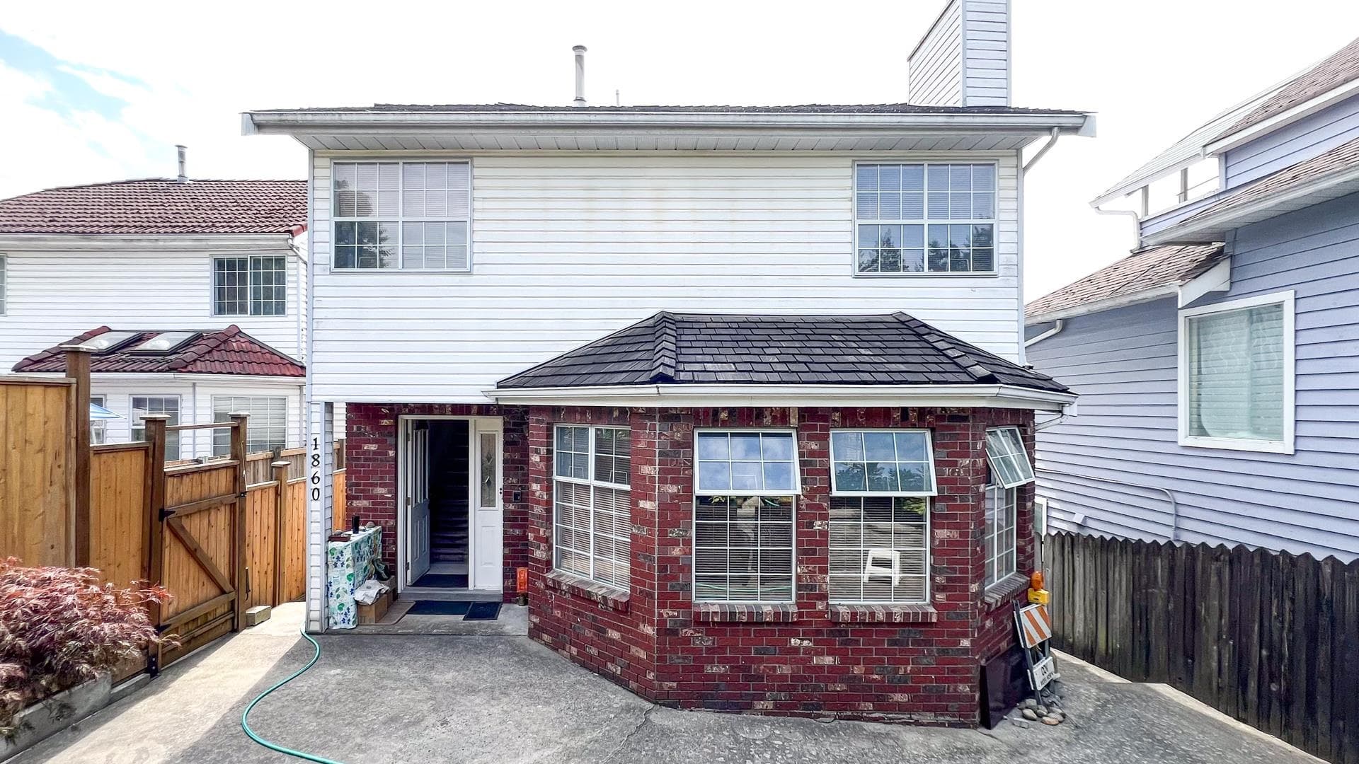 1860 SE Marine Drive, Vancouver