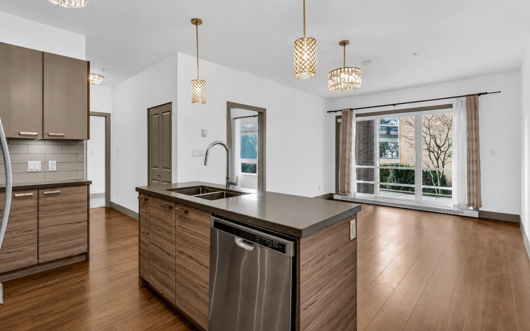 103 - 6875 Dunblane Avenue, Burnaby, V5J 0G6 — photo 1