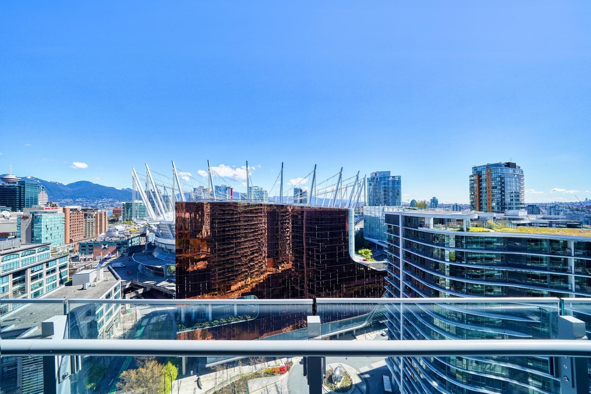 2006 - 89 Nelson Street, Vancouver