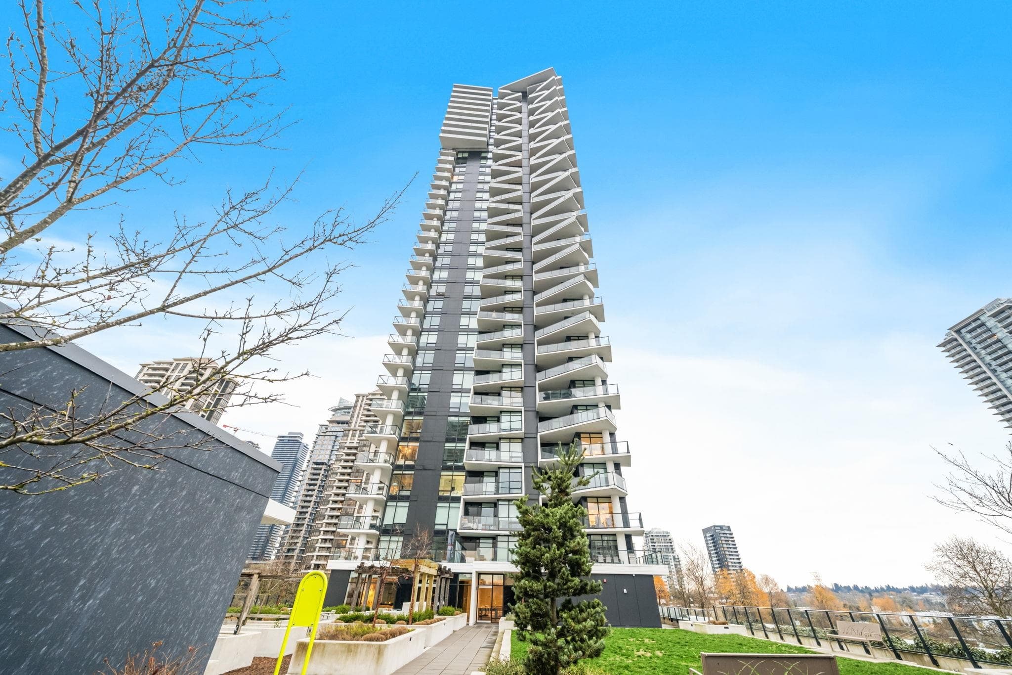 2407 - 2181 Madison Avenue, Burnaby