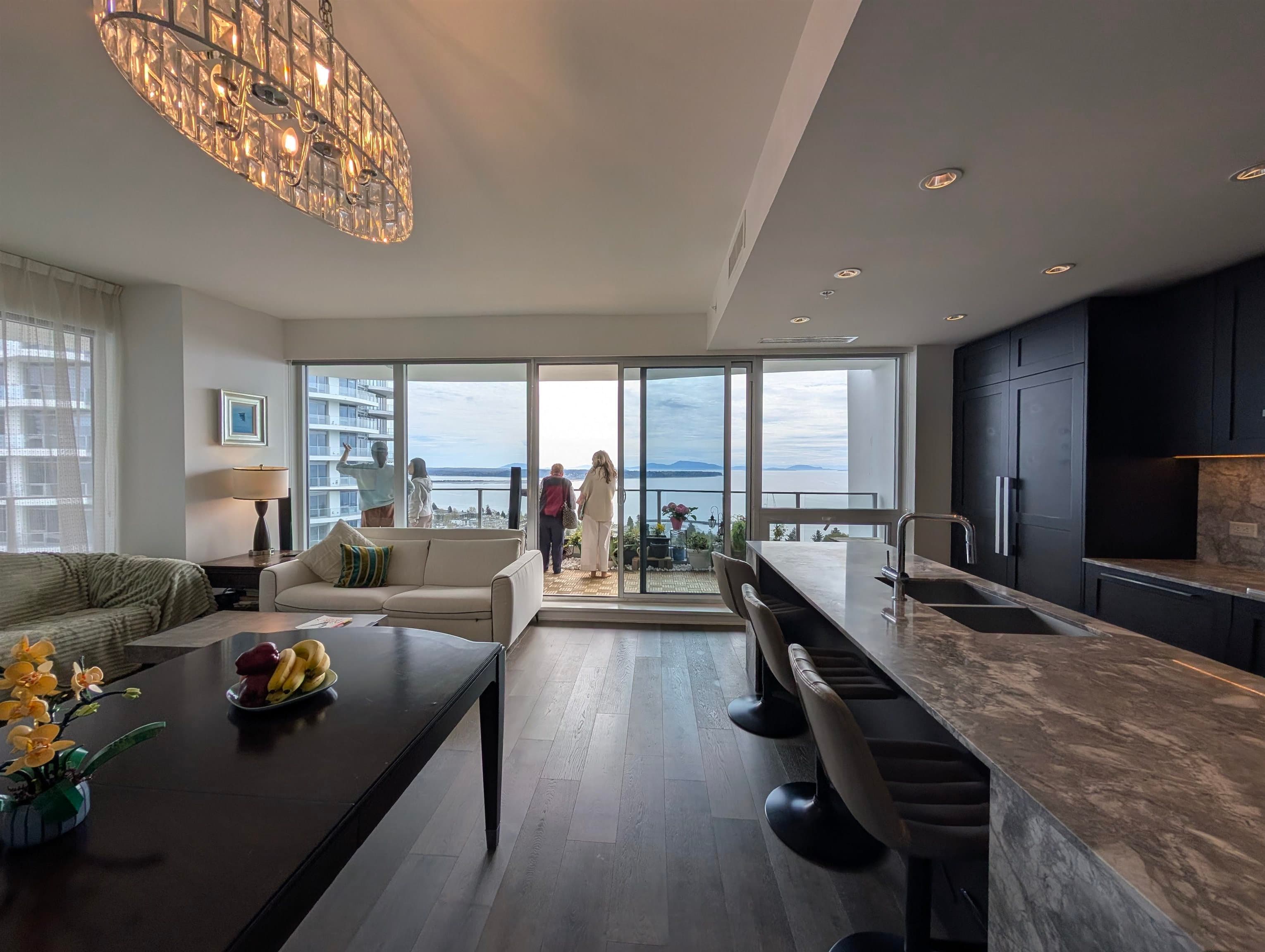 19FL - 1500 Martin Street, White Rock, V4B 0C2 — photo 1