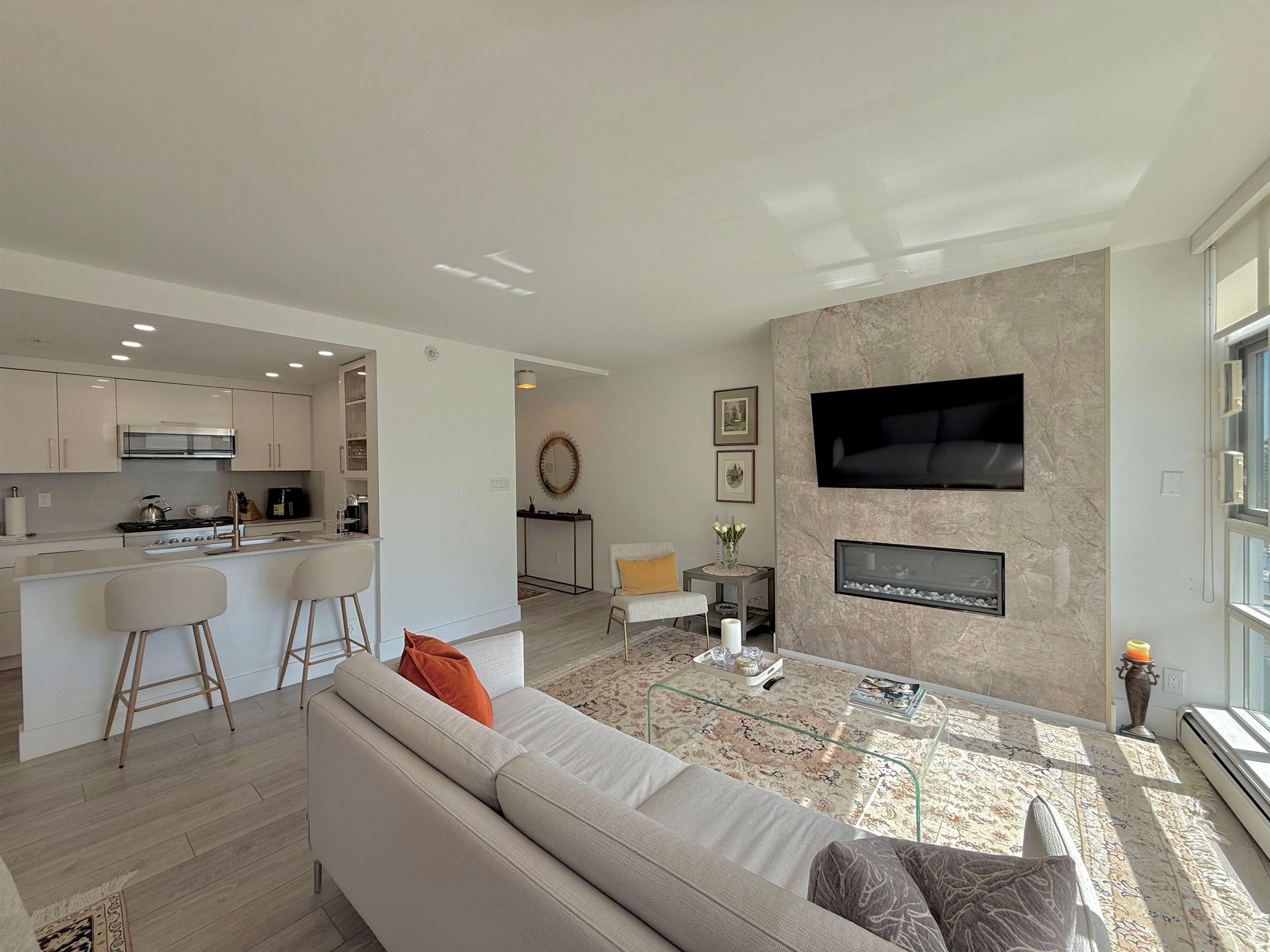 1008 - 198 Aquarius Mews, Vancouver, V6Z 2Y4 — photo 2