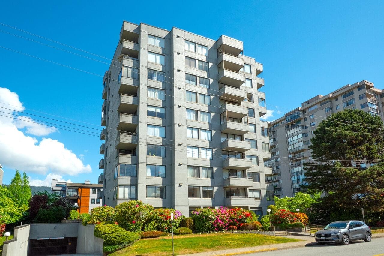 701 - 1341 Clyde Avenue, West Vancouver — sold