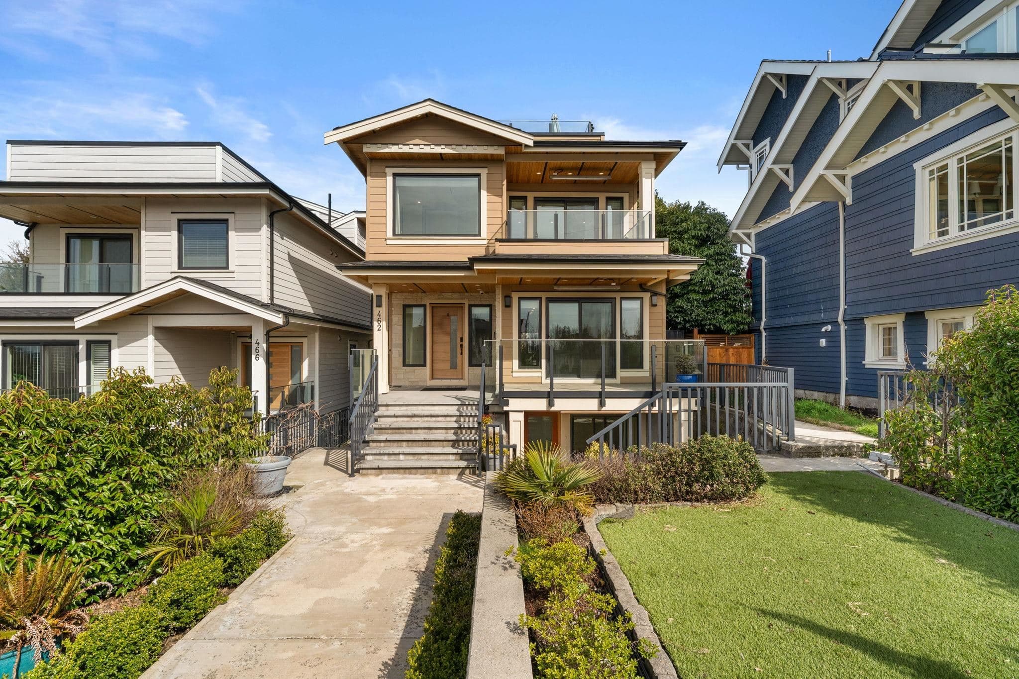 462 W 14th Street, North Vancouver — sold