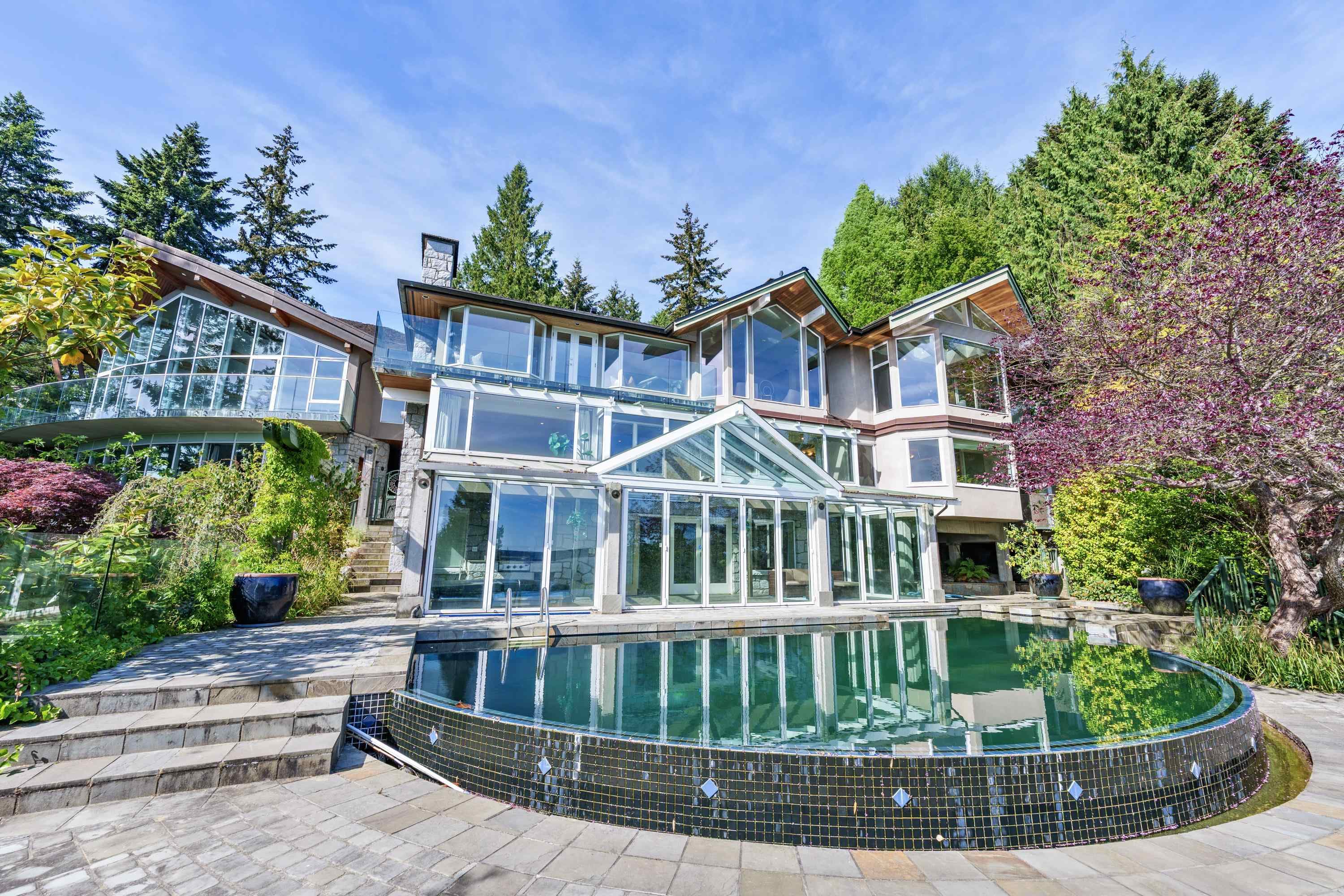 4253 Rockbank Place, West Vancouver