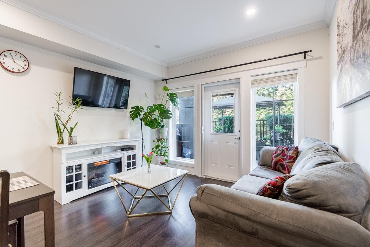 7 - 7247 140 Street, Surrey, V3W 1K8 — photo 2