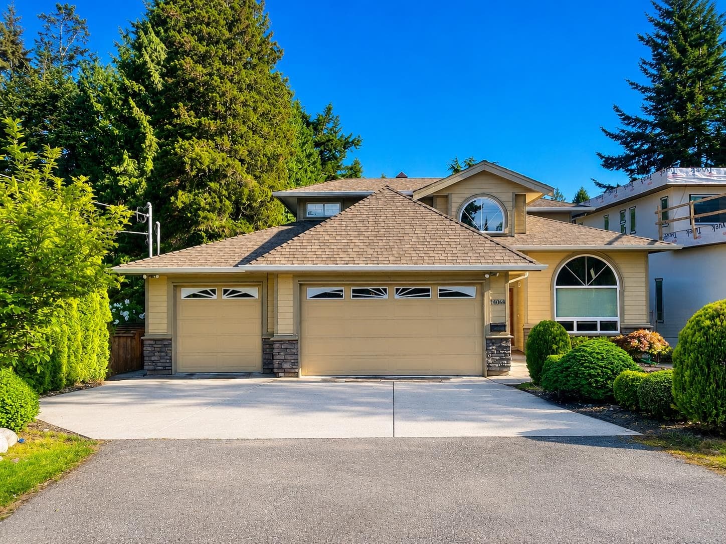 14068 Blackburn Avenue, Surrey