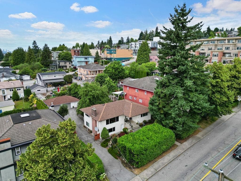 535 Holdom Avenue, Burnaby, V5B 3V3 — photo 2
